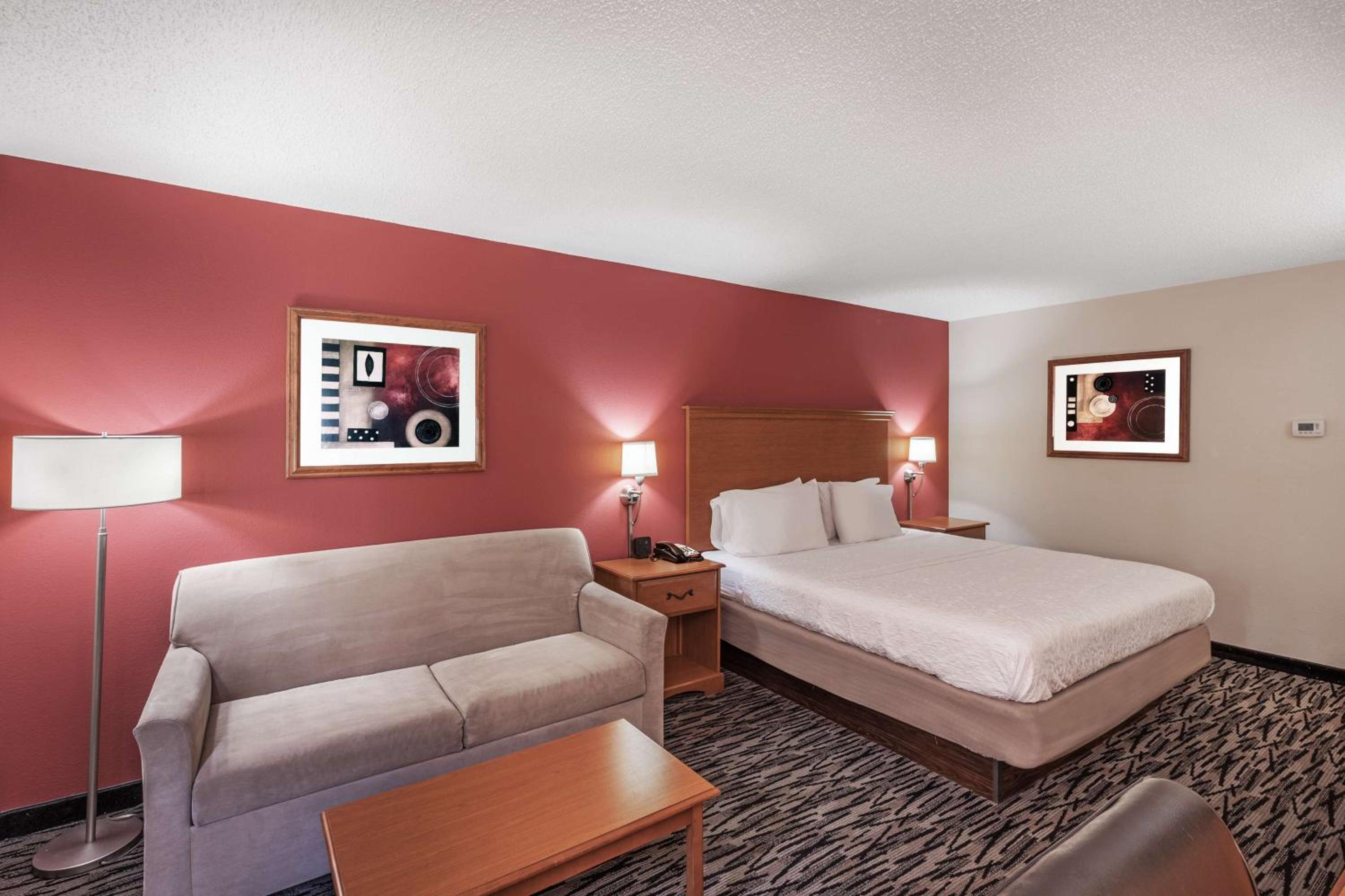 King Room with Sofa Bed and Study - Non-Smoking photo 1
