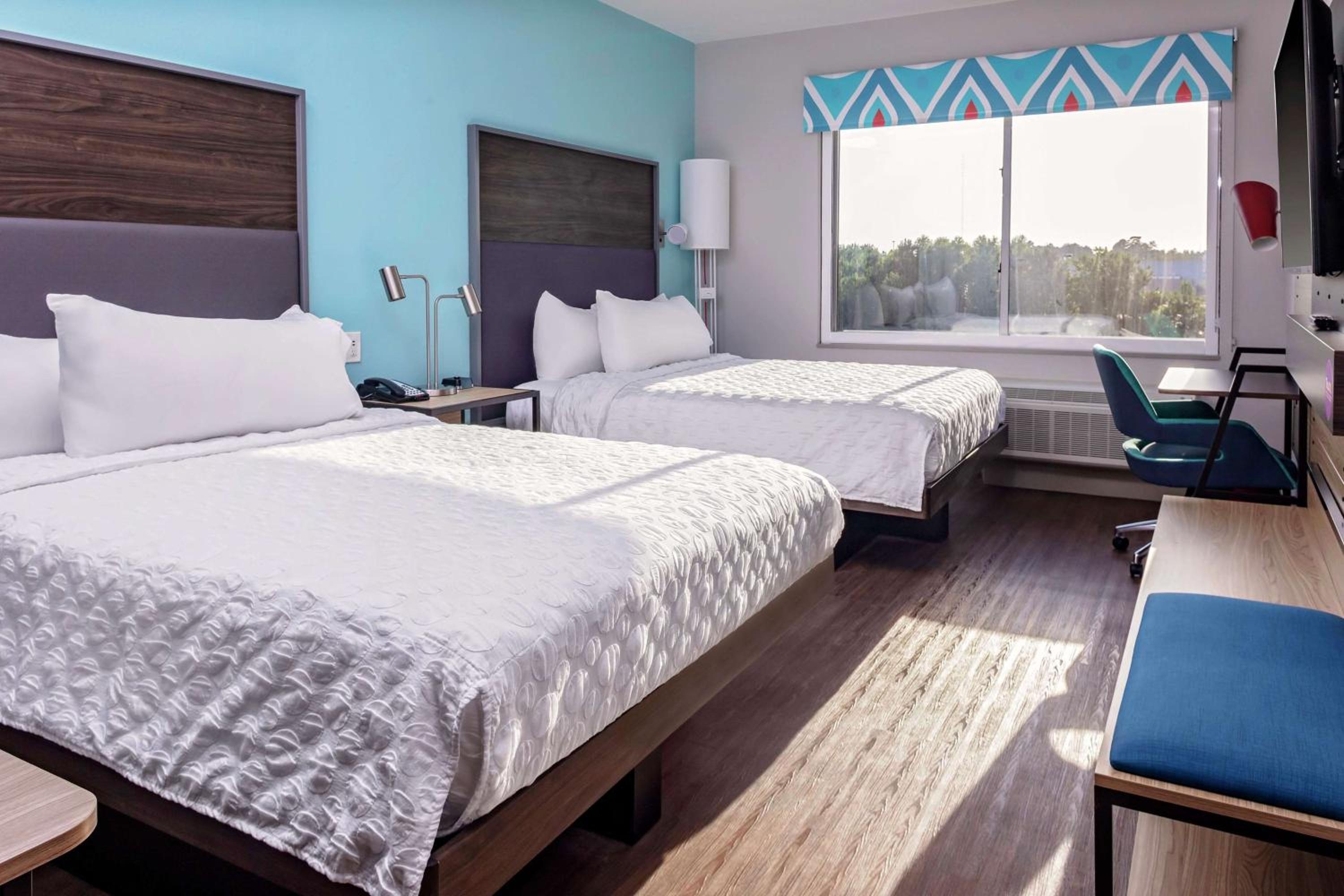 Queen Room with Two Queen Beds - Photo 1