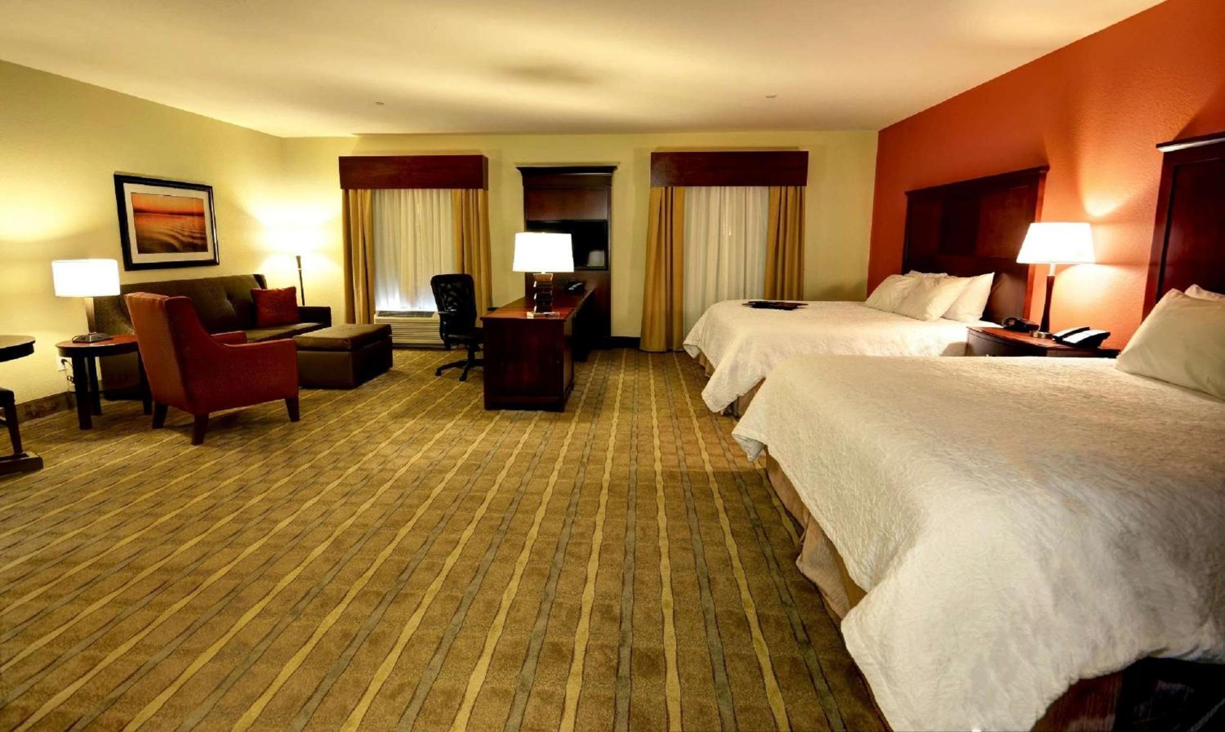 Room with Two Queen Beds - Non-Smoking - Photo 1