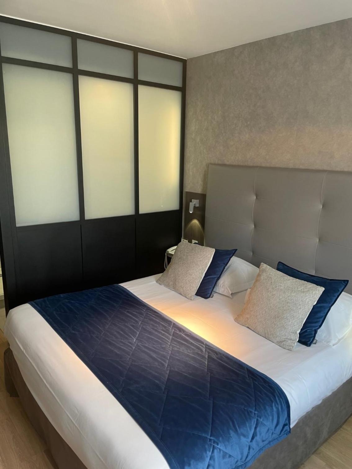 Comfort Queen Room - Photo 8