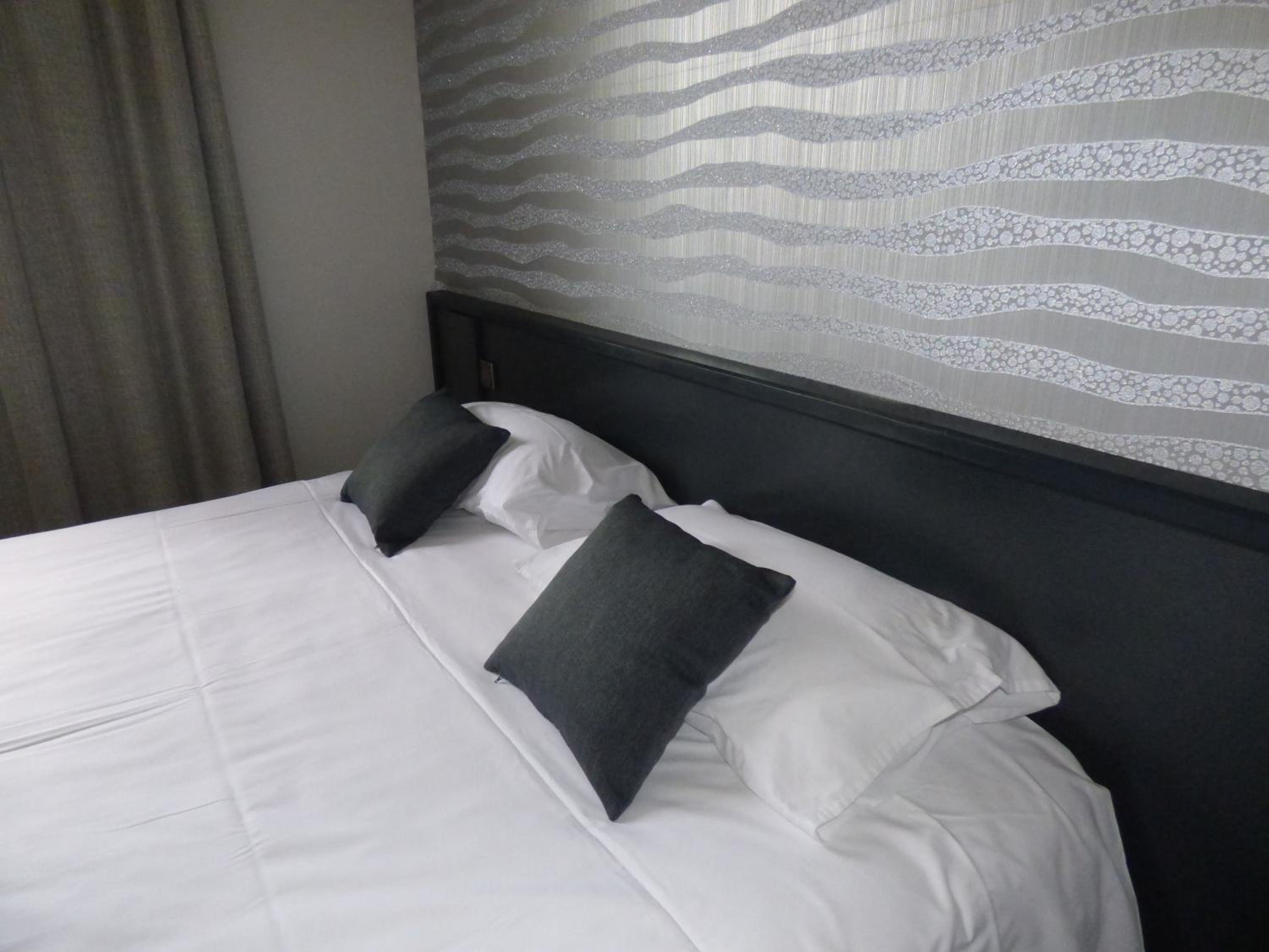 Standard Double Room - Photo 5