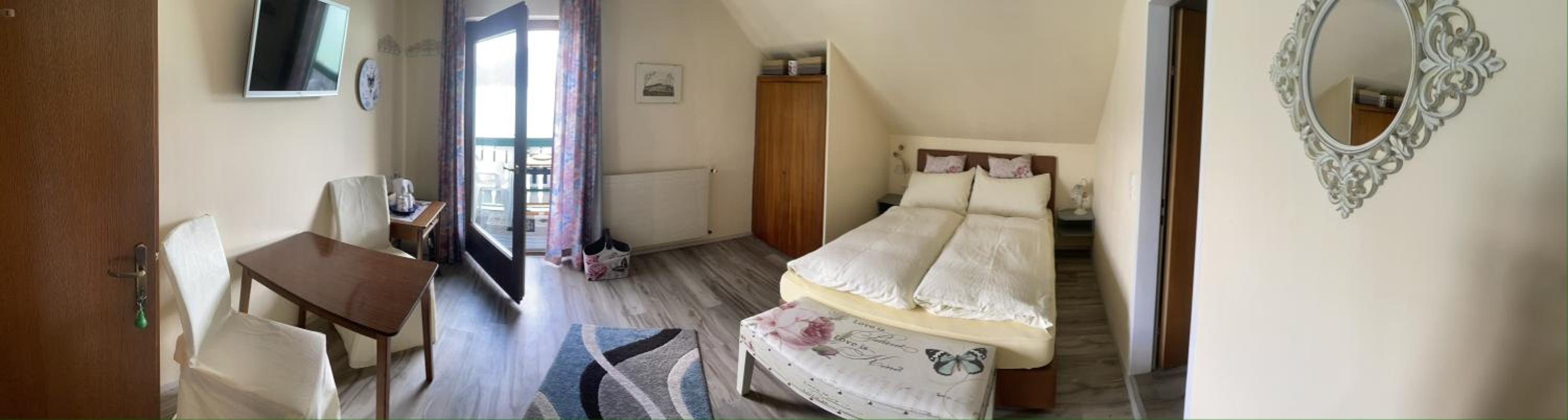 Double Room with Lake View photo 2