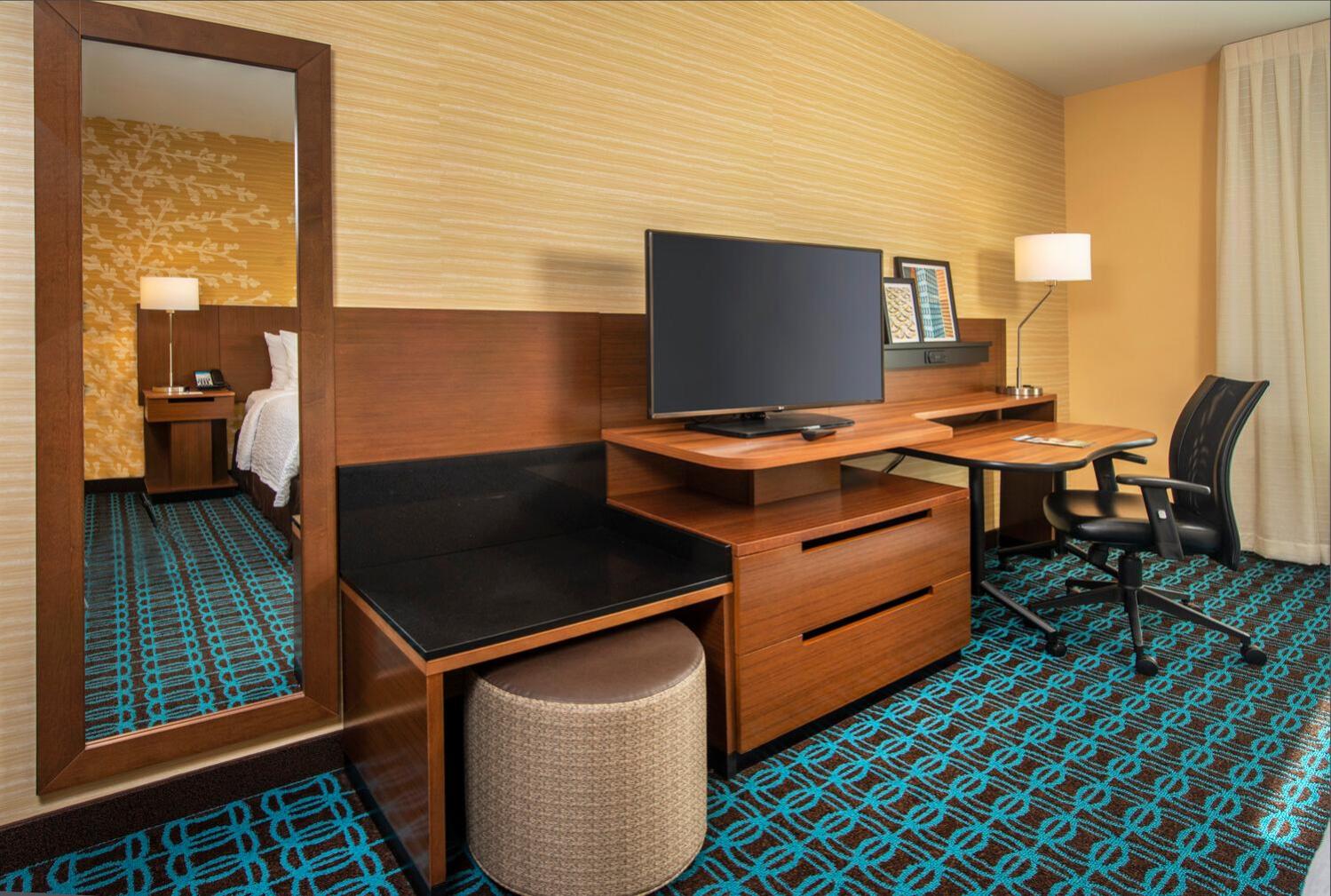 Queen Room with Two Queen Beds - Photo 1