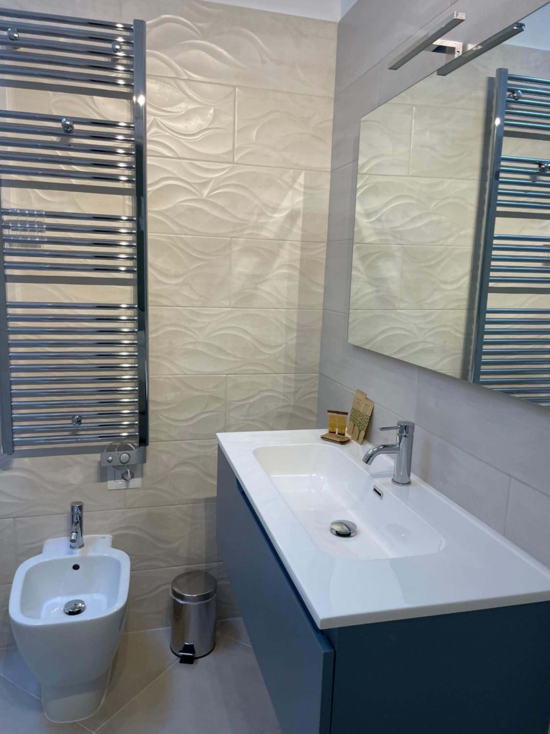 Double Room with Private Bathroom - Photo 2