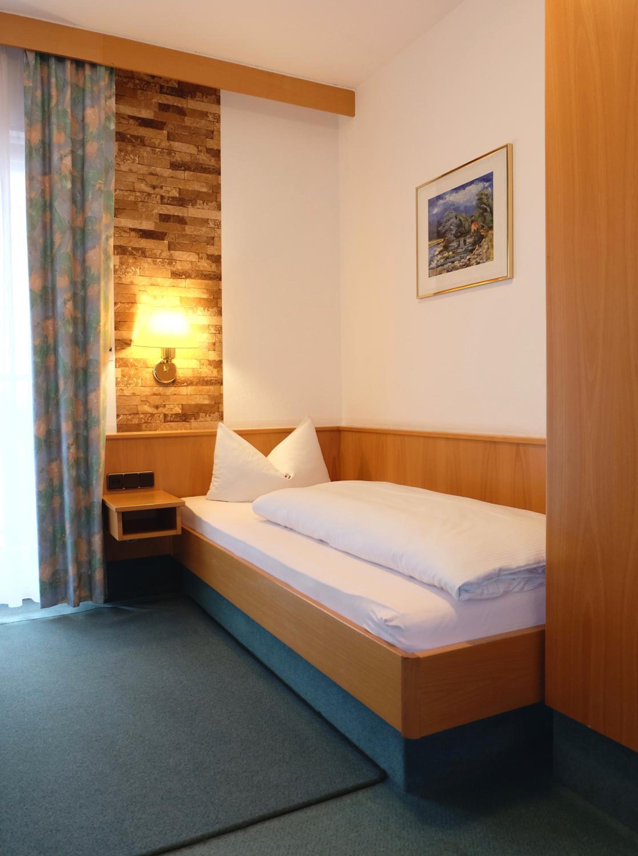 Single Room photo 3