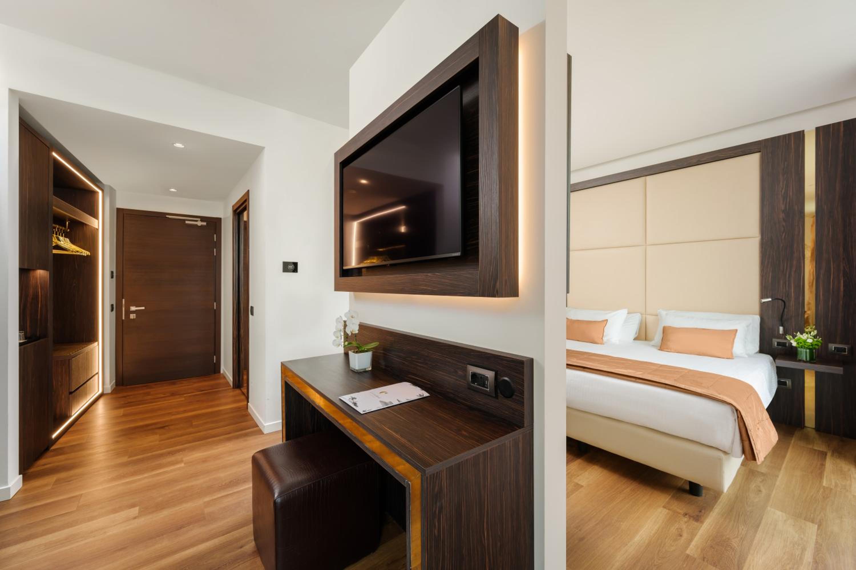 Executive Junior Suite - Photo 1