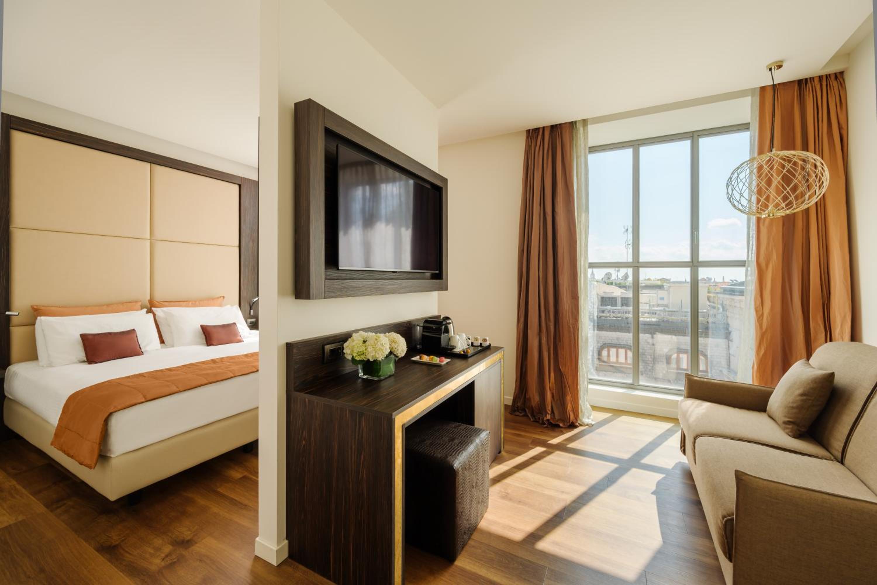 Executive Junior Suite - Photo 2