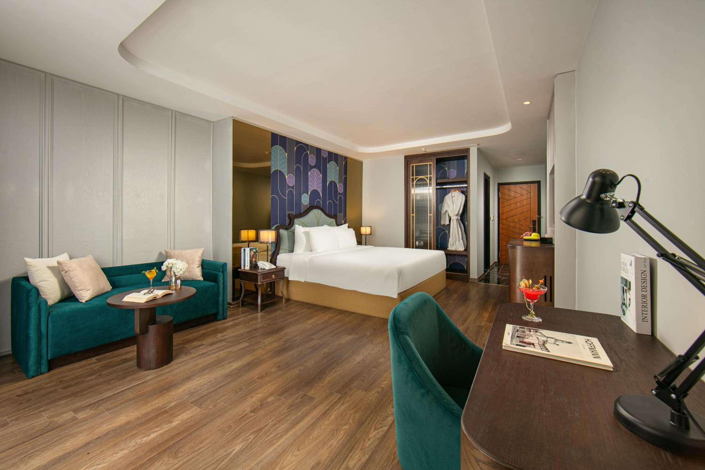 Suite with Terrace thumbnail 6
