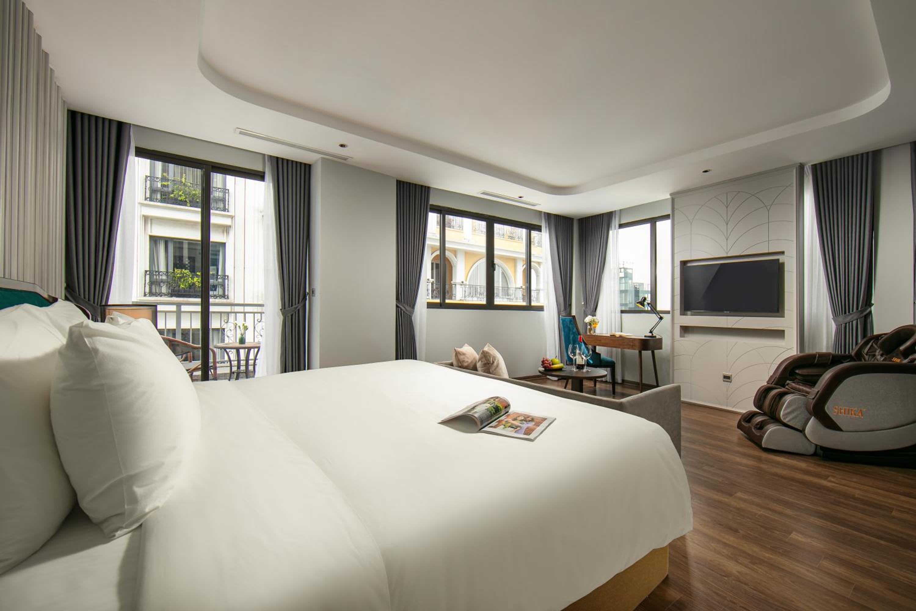 May De Ville Grand Suite Balcony thumbnail 5