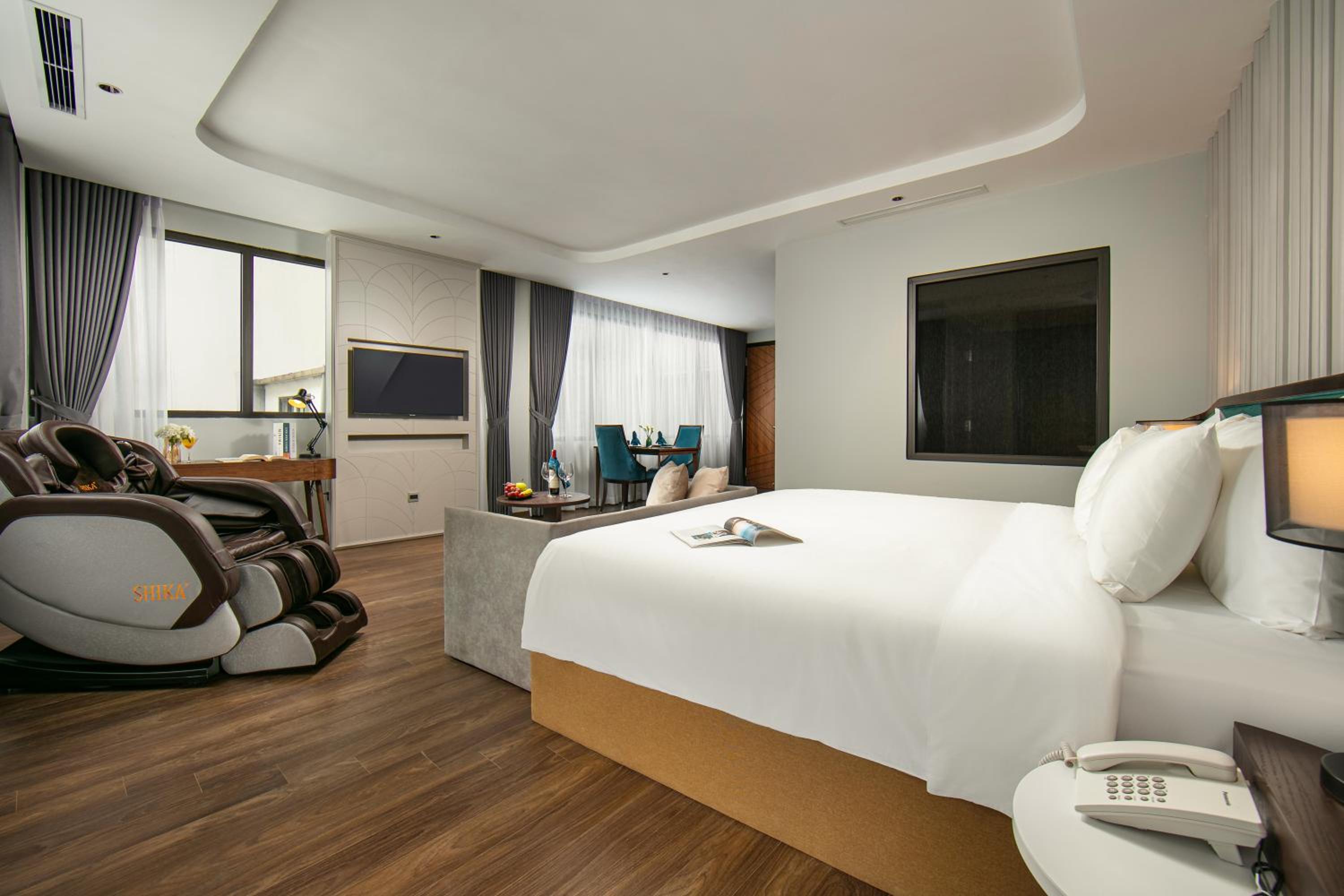 May De Ville Grand Suite Balcony thumbnail 6