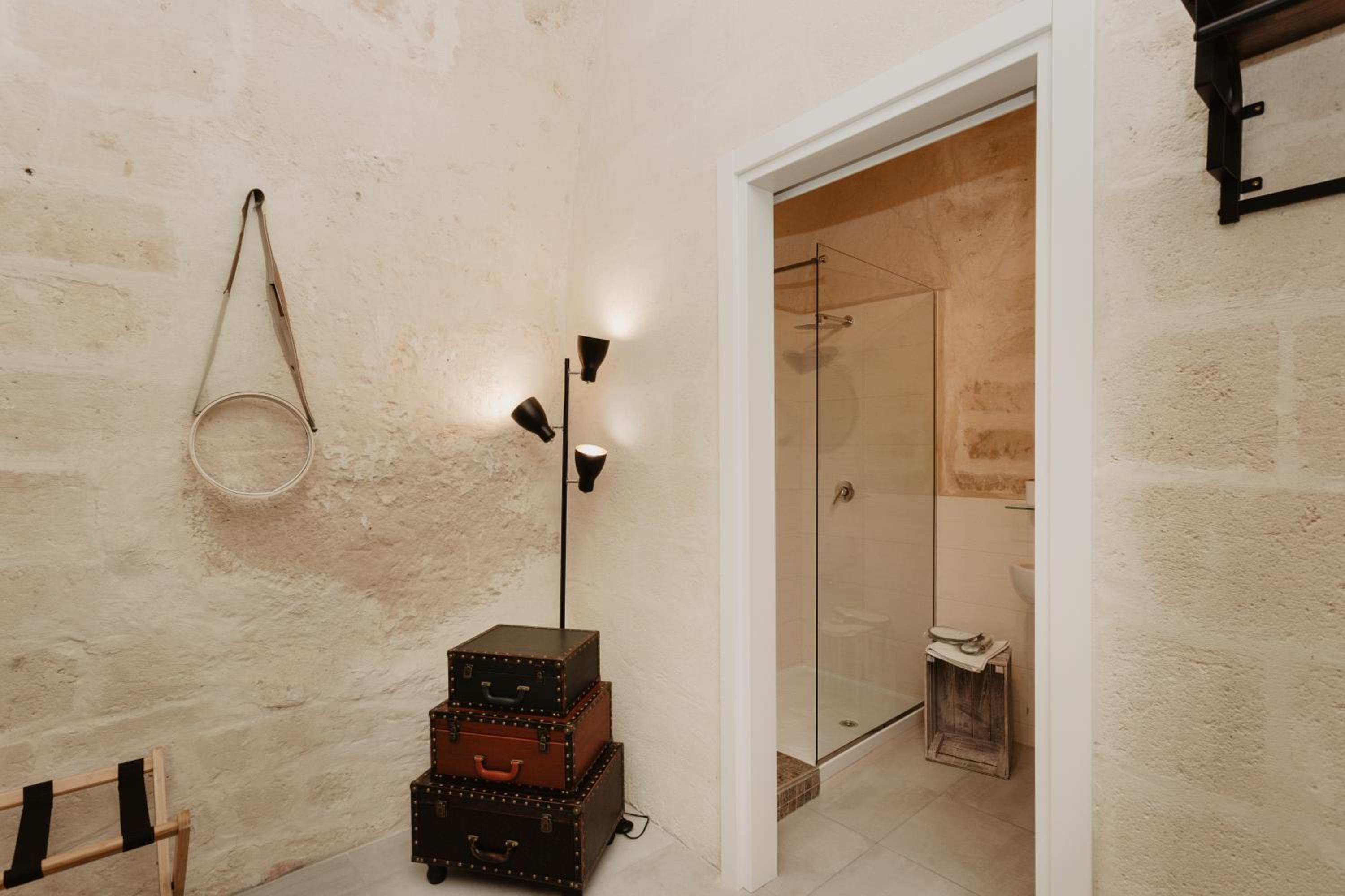 Standard Double or Twin Room - Photo 6