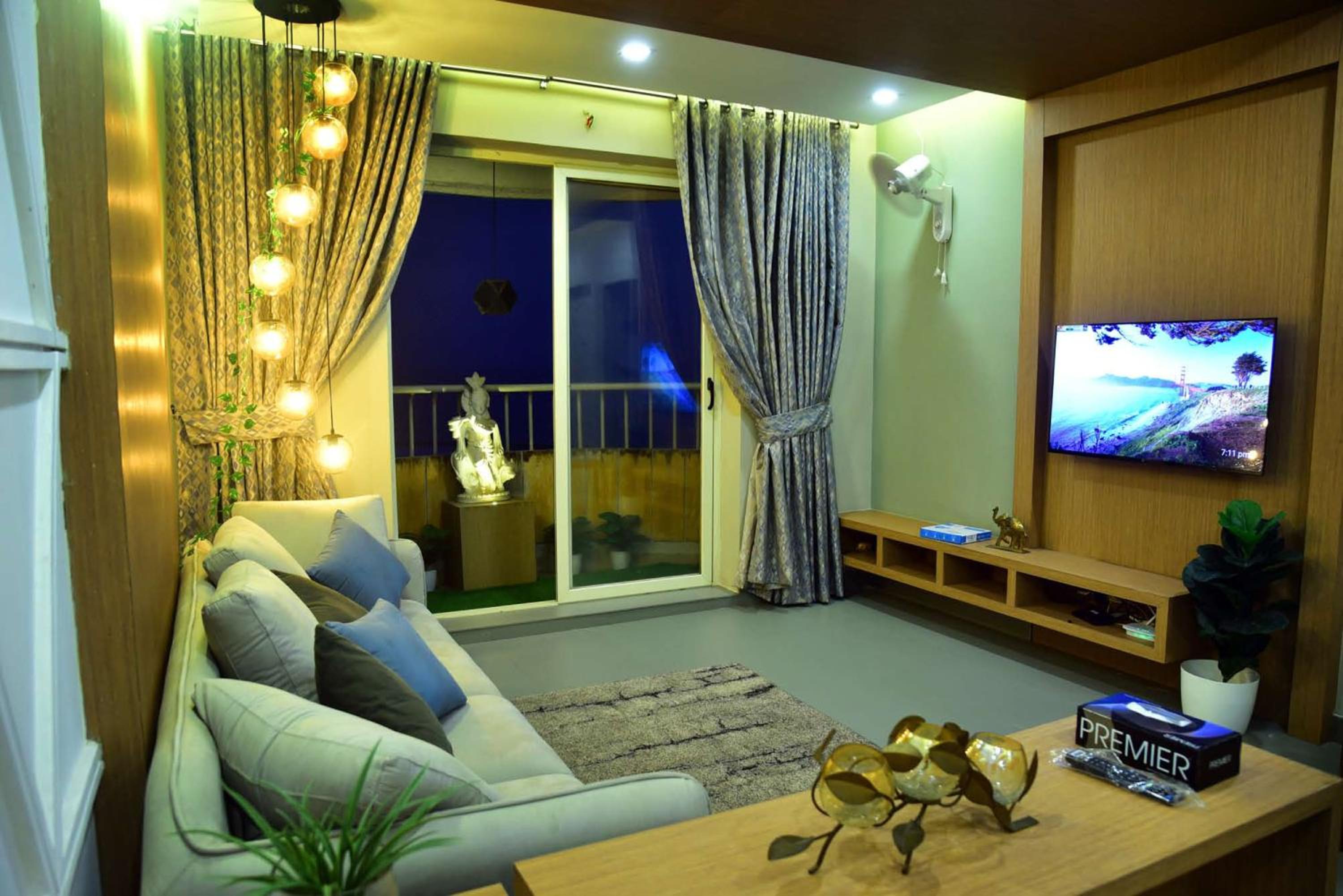 Three-Bedroom Apartment photo 2