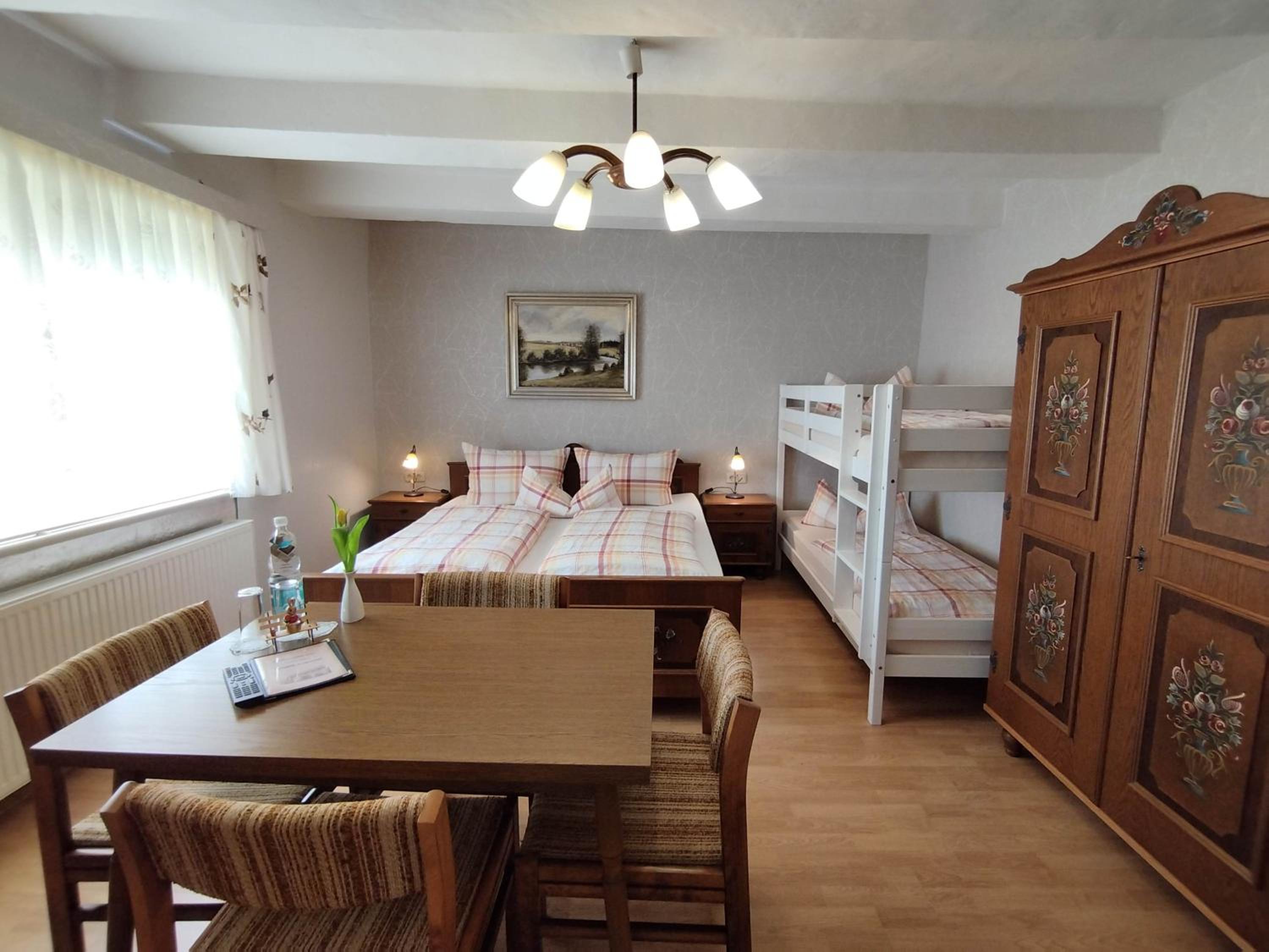 Triple Room with Shared Bathroom photo 3