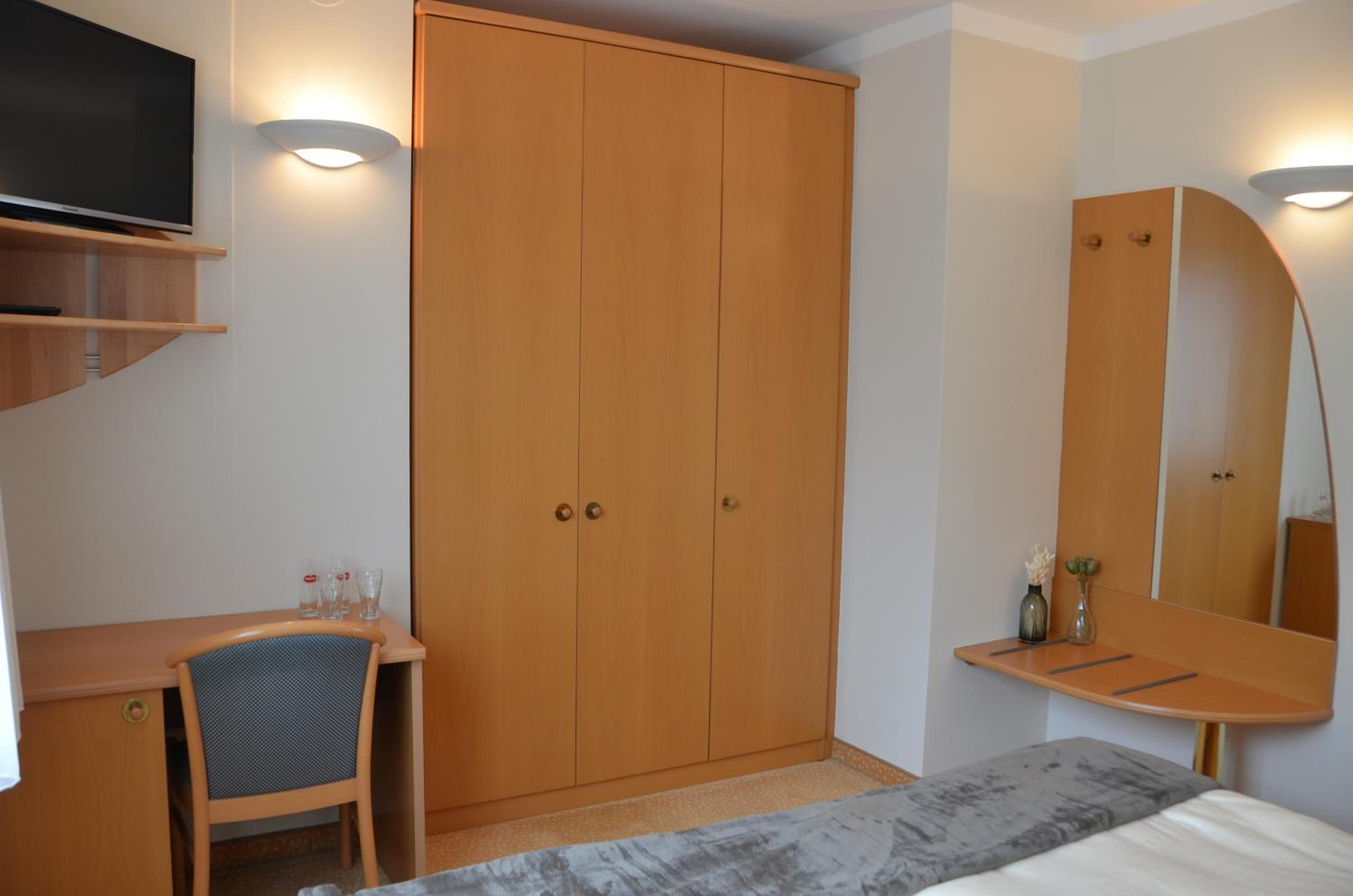Standard Twin Room photo 2