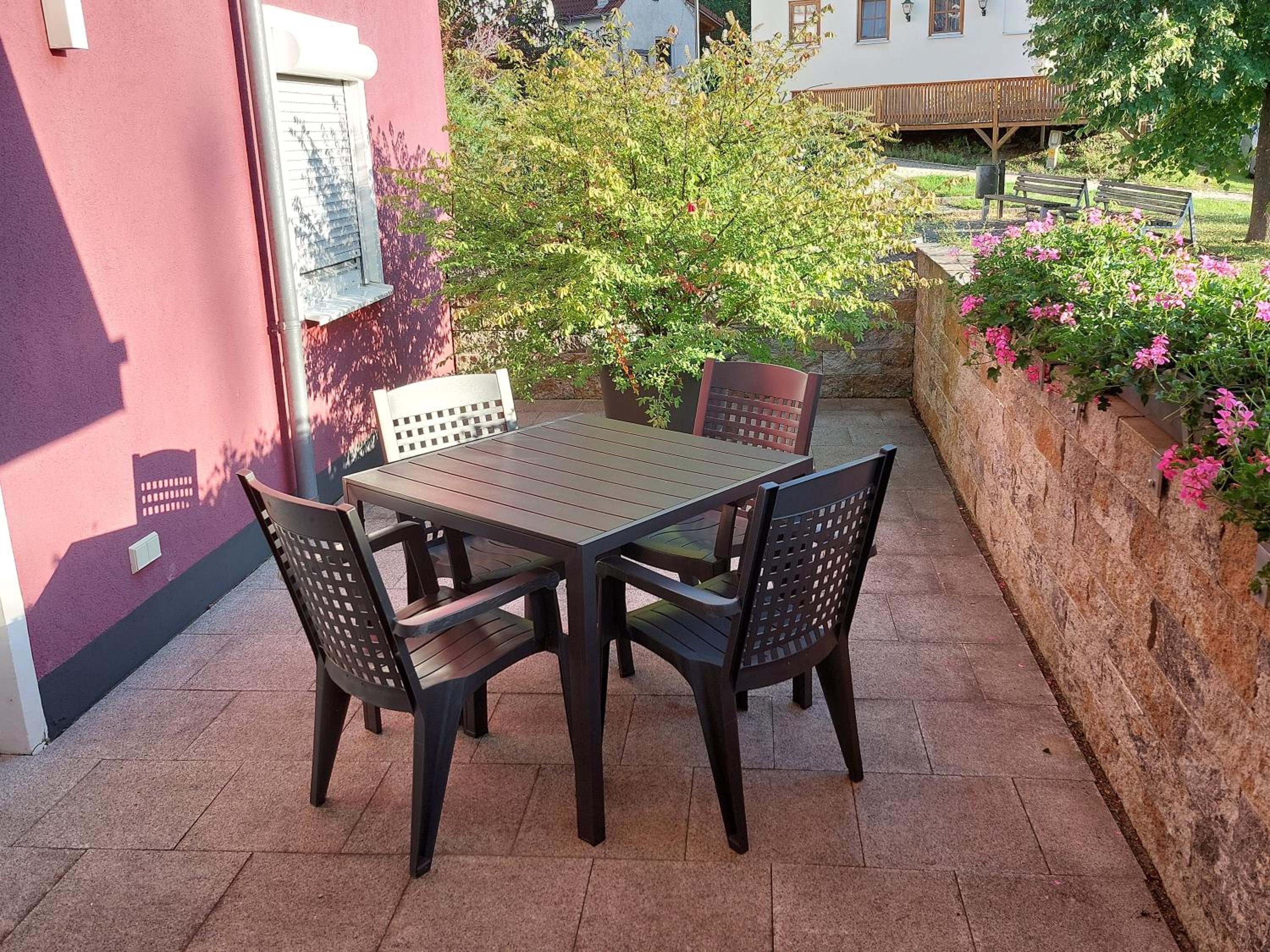 Family Room with Terrace photo 2