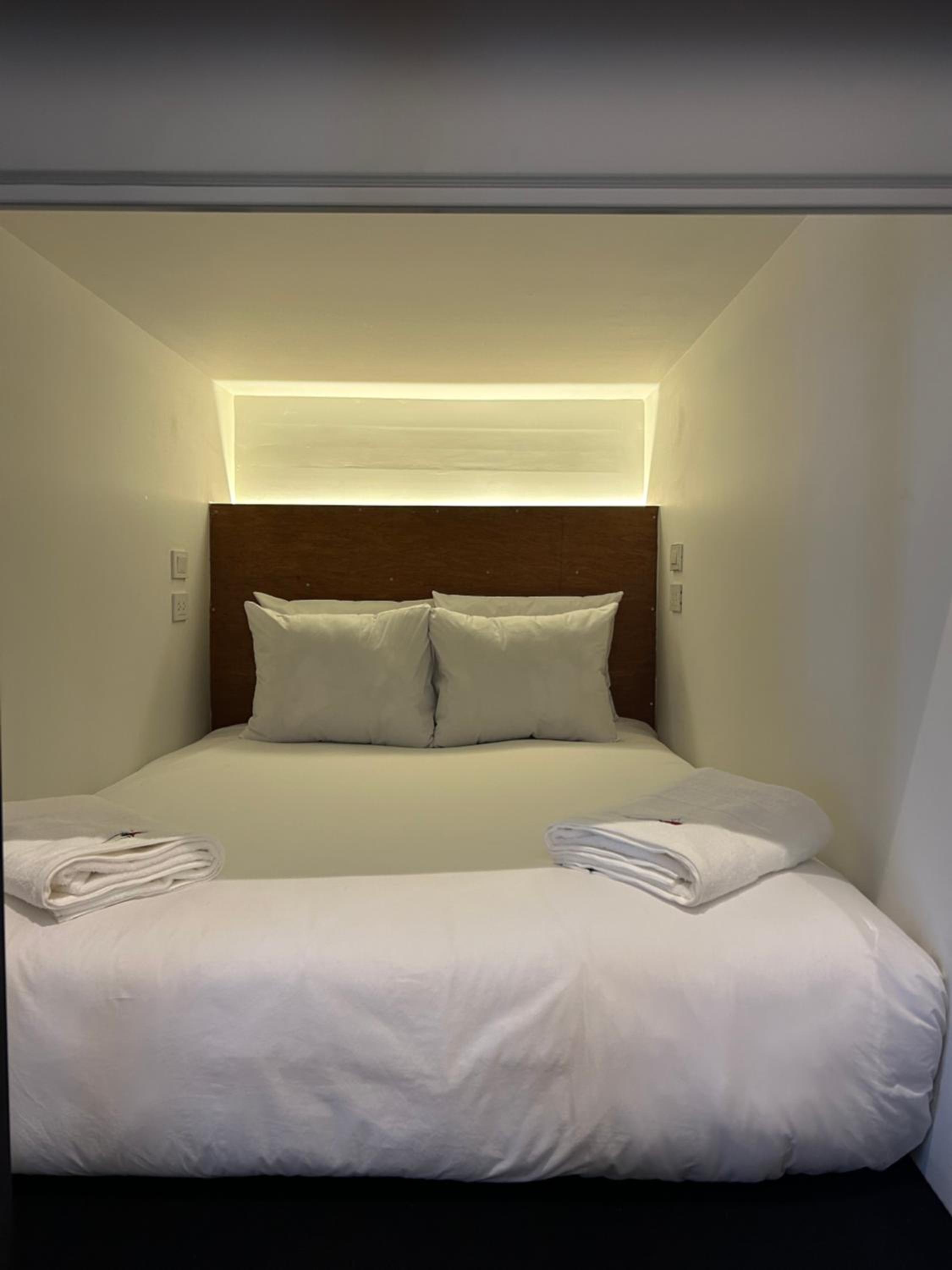 Double Bed in 8-Bed Mixed Dormitory Room photo 3