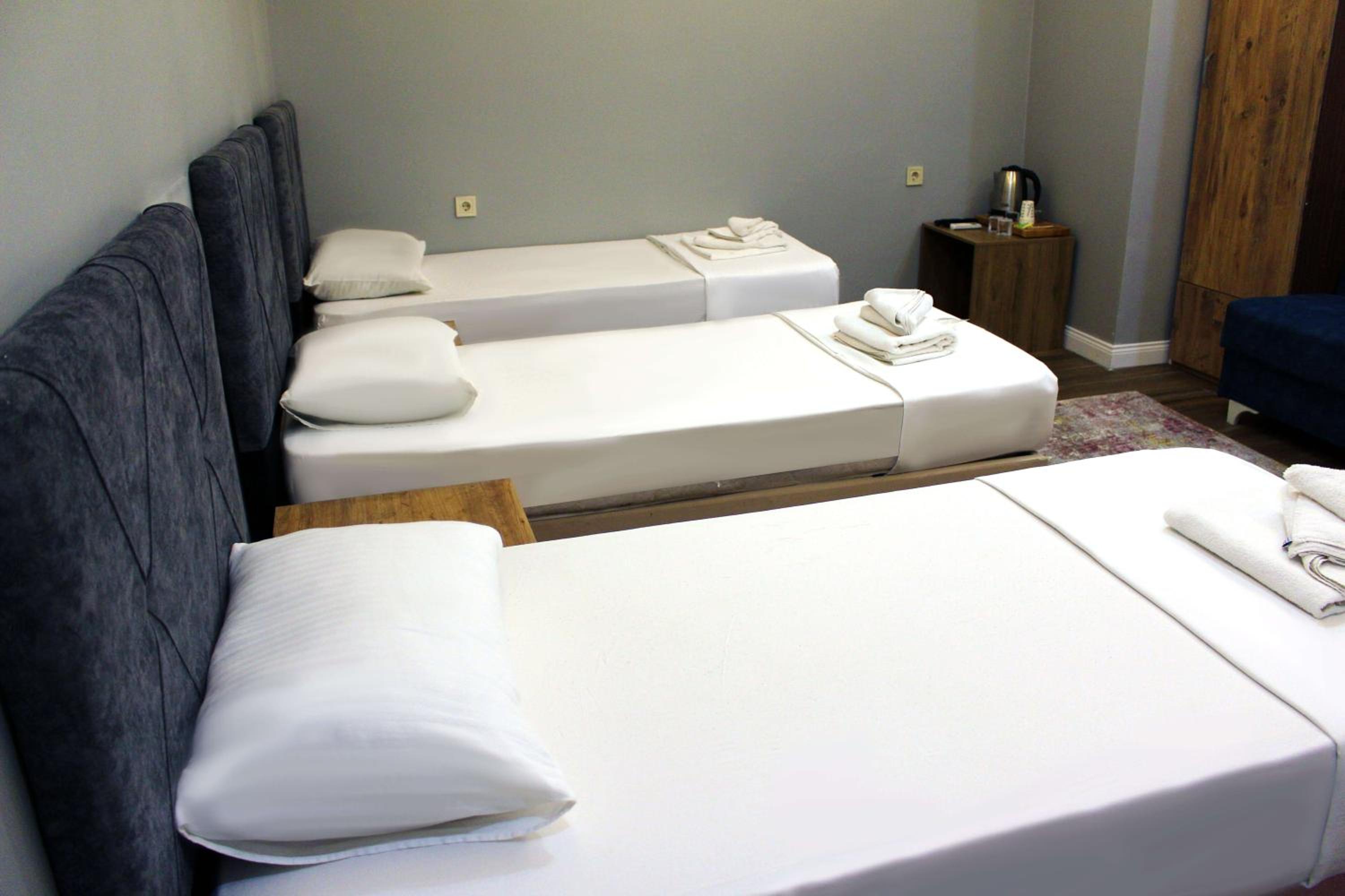 Triple Room with Shared Bathroom photo 2