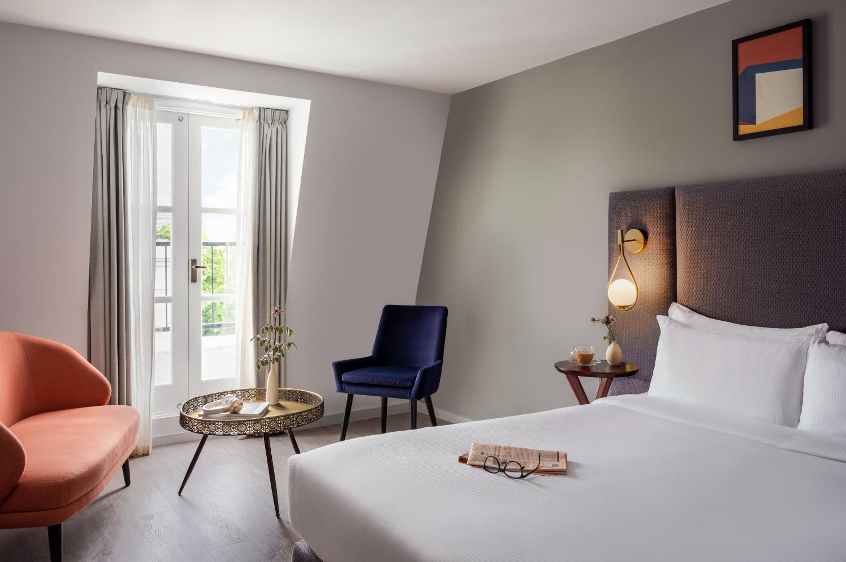 Spacious room photo 1