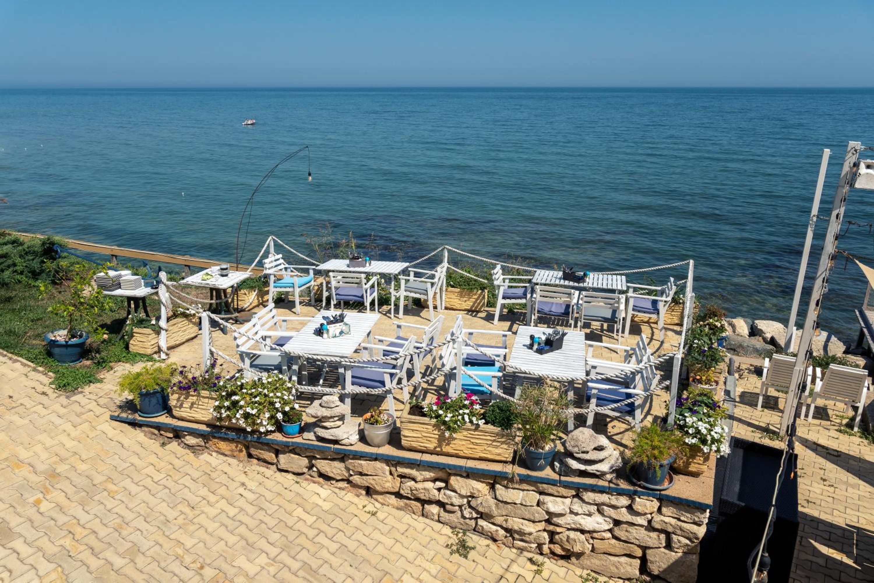 Double Room with Sea View - Photo 13
