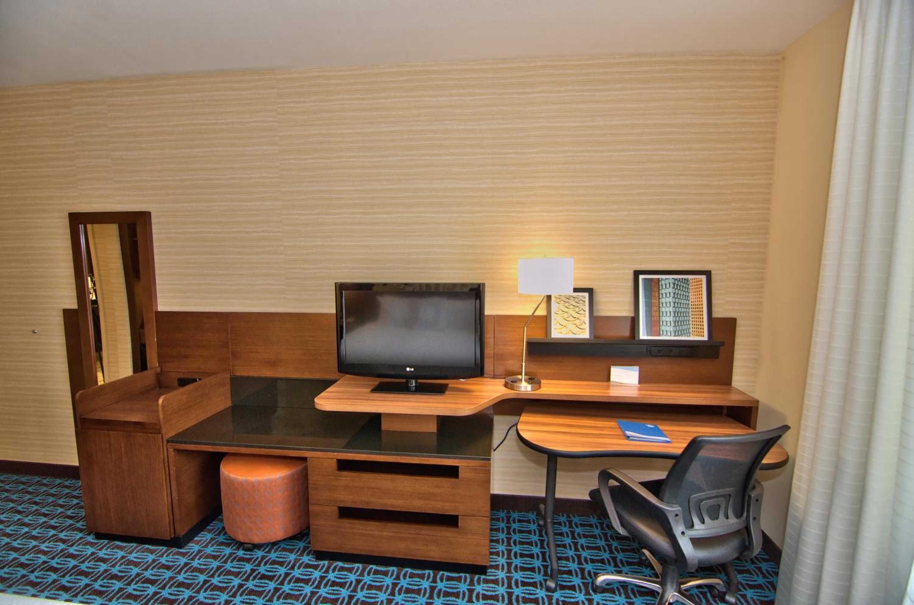 King Room with Roll-in Shower - Mobility and Hearing Accessible photo 2
