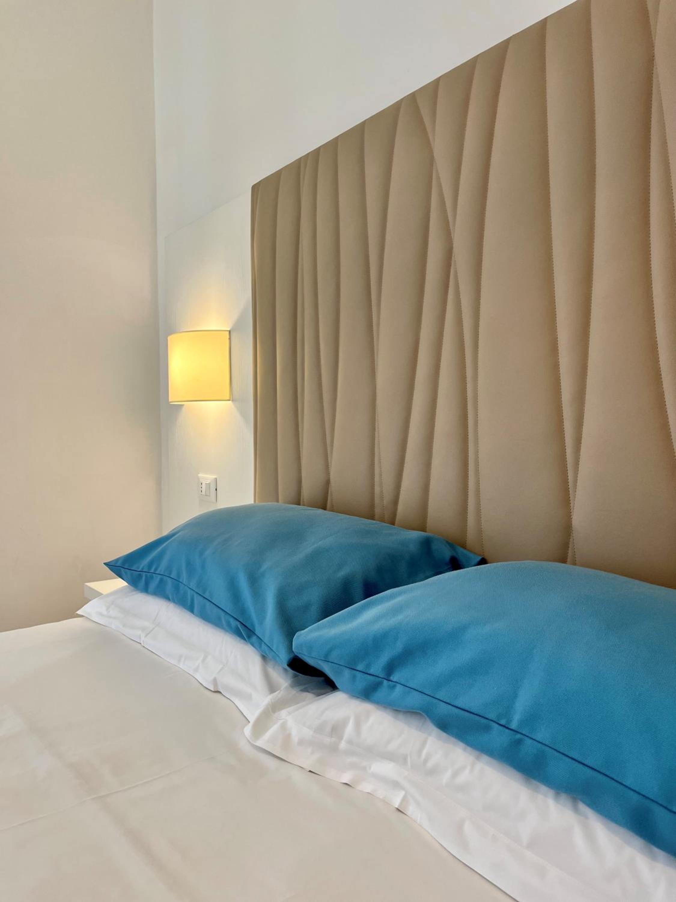 Standard Double or Twin Room - Photo 2