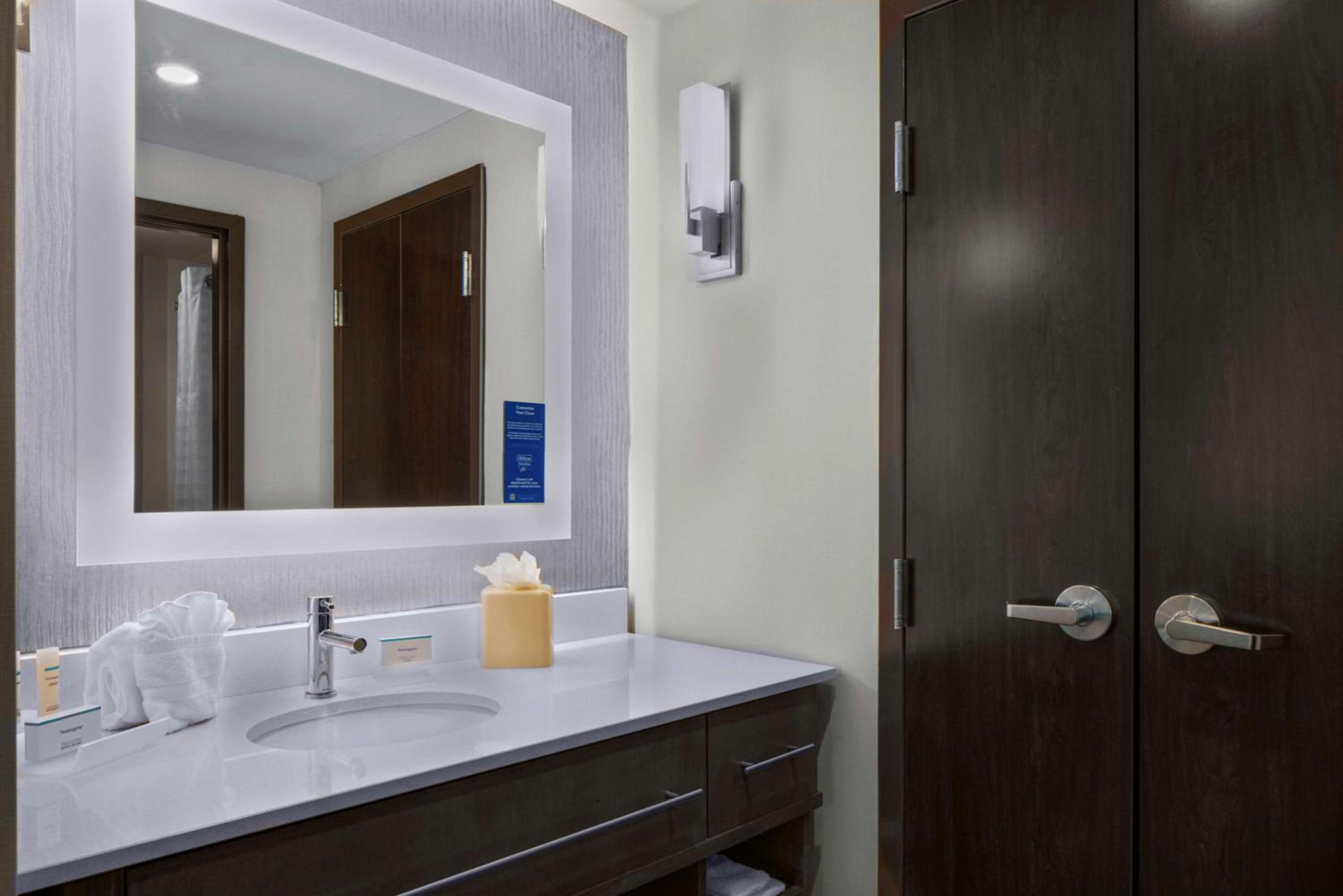 King Studio Suite - Non-Smoking - Photo 4