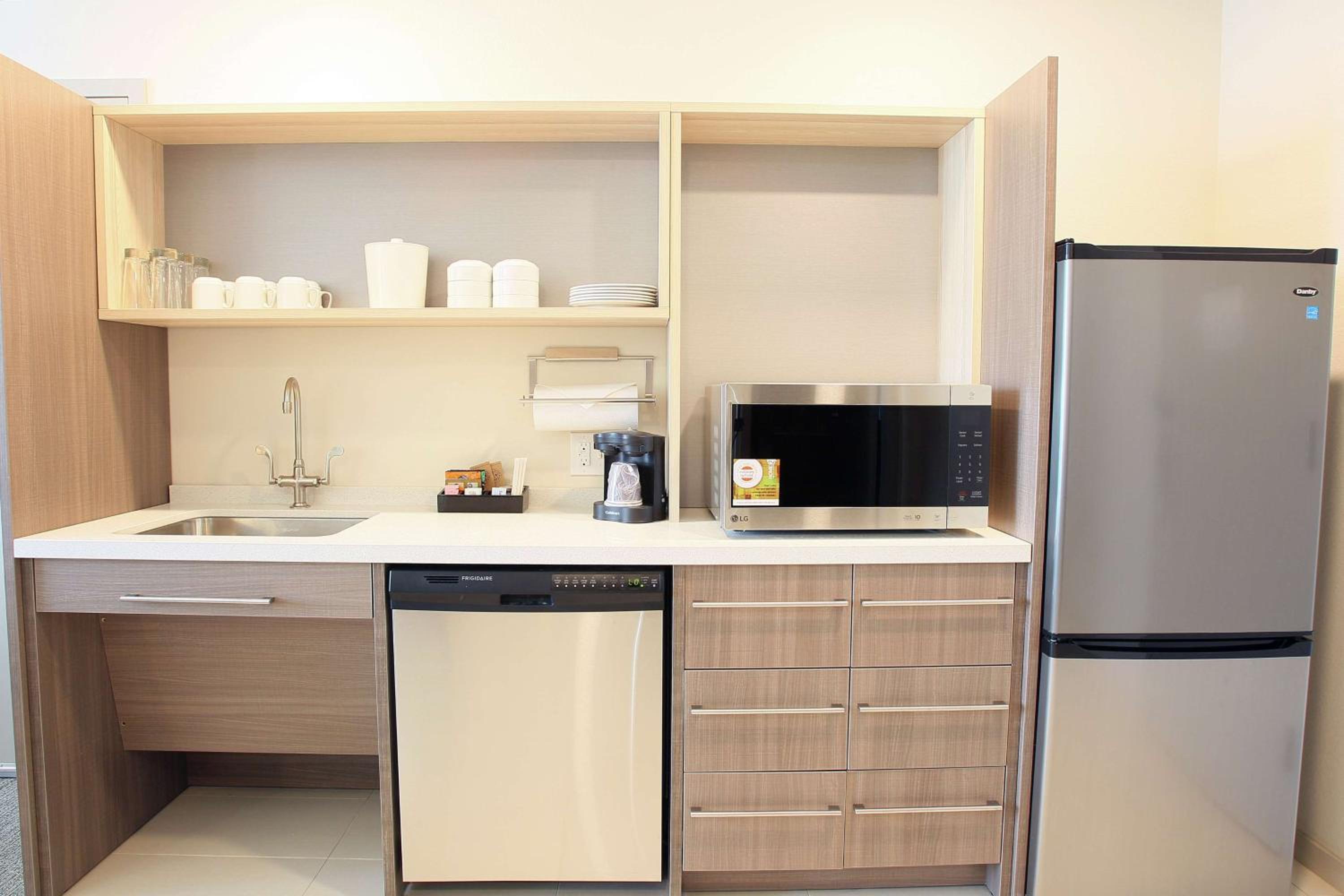 King Studio Suite - Mobility Access/Non-Smoking - Photo 2
