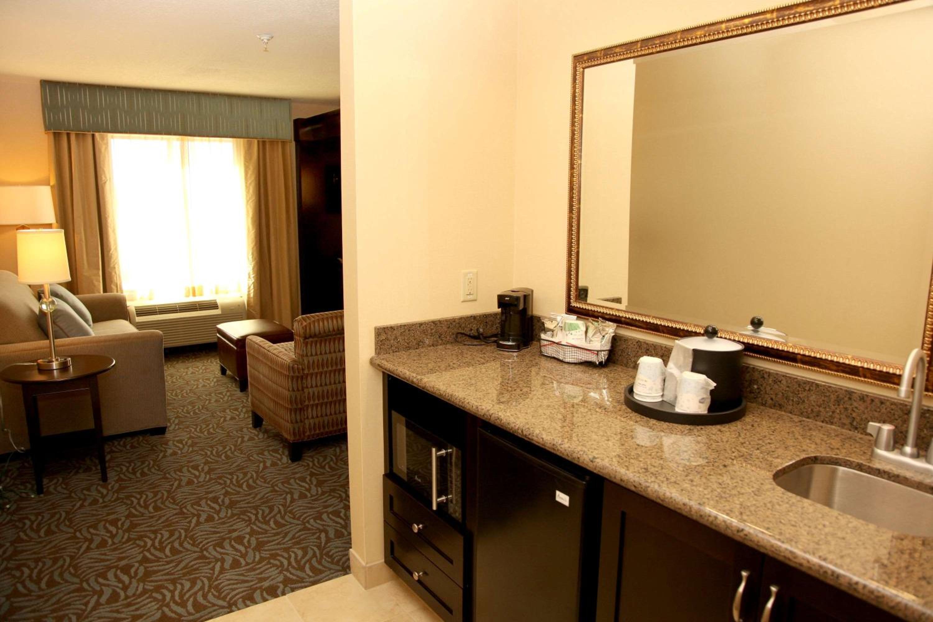 King Studio Suite - Non-Smoking - Photo 4