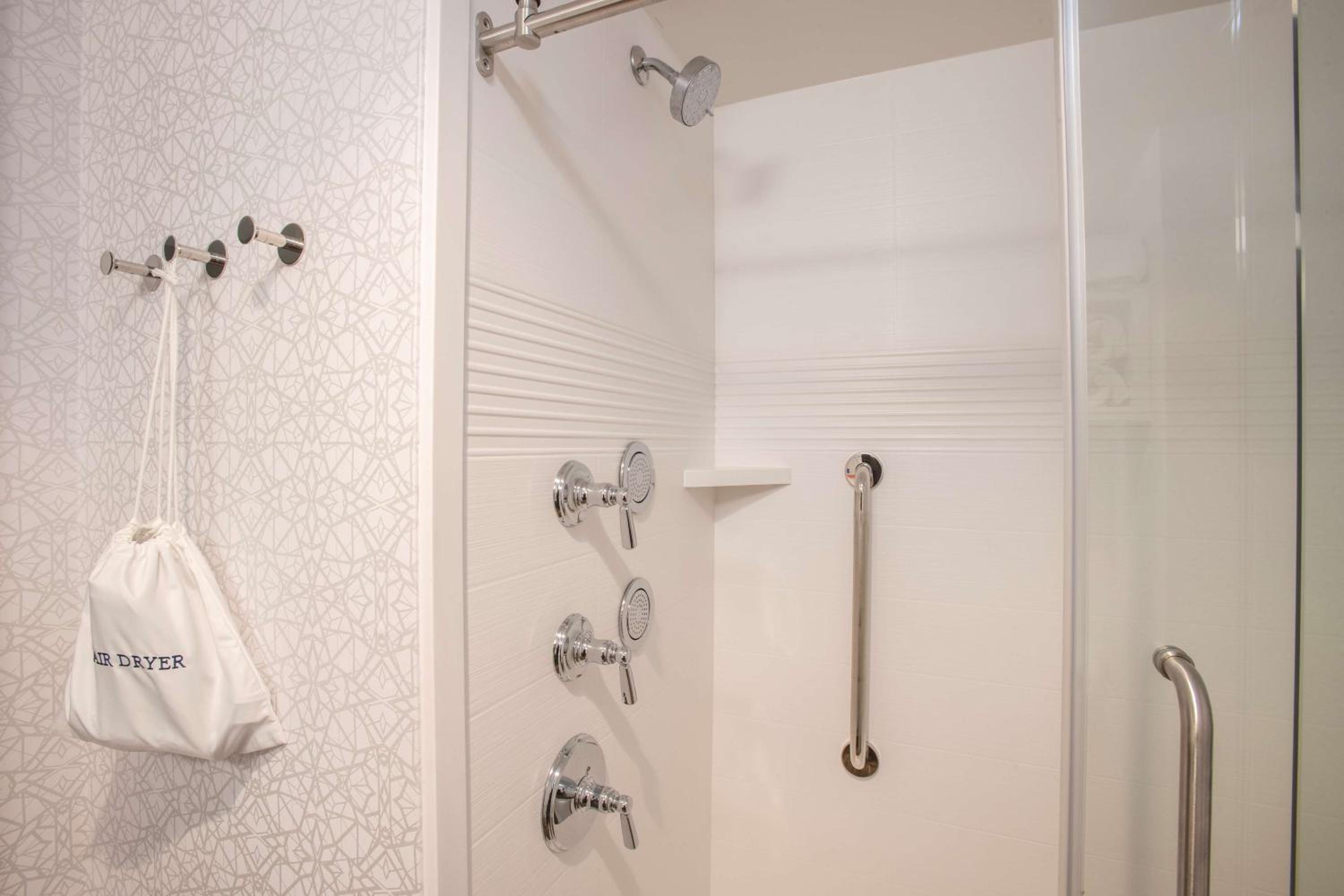 King room with Shower - Photo 3