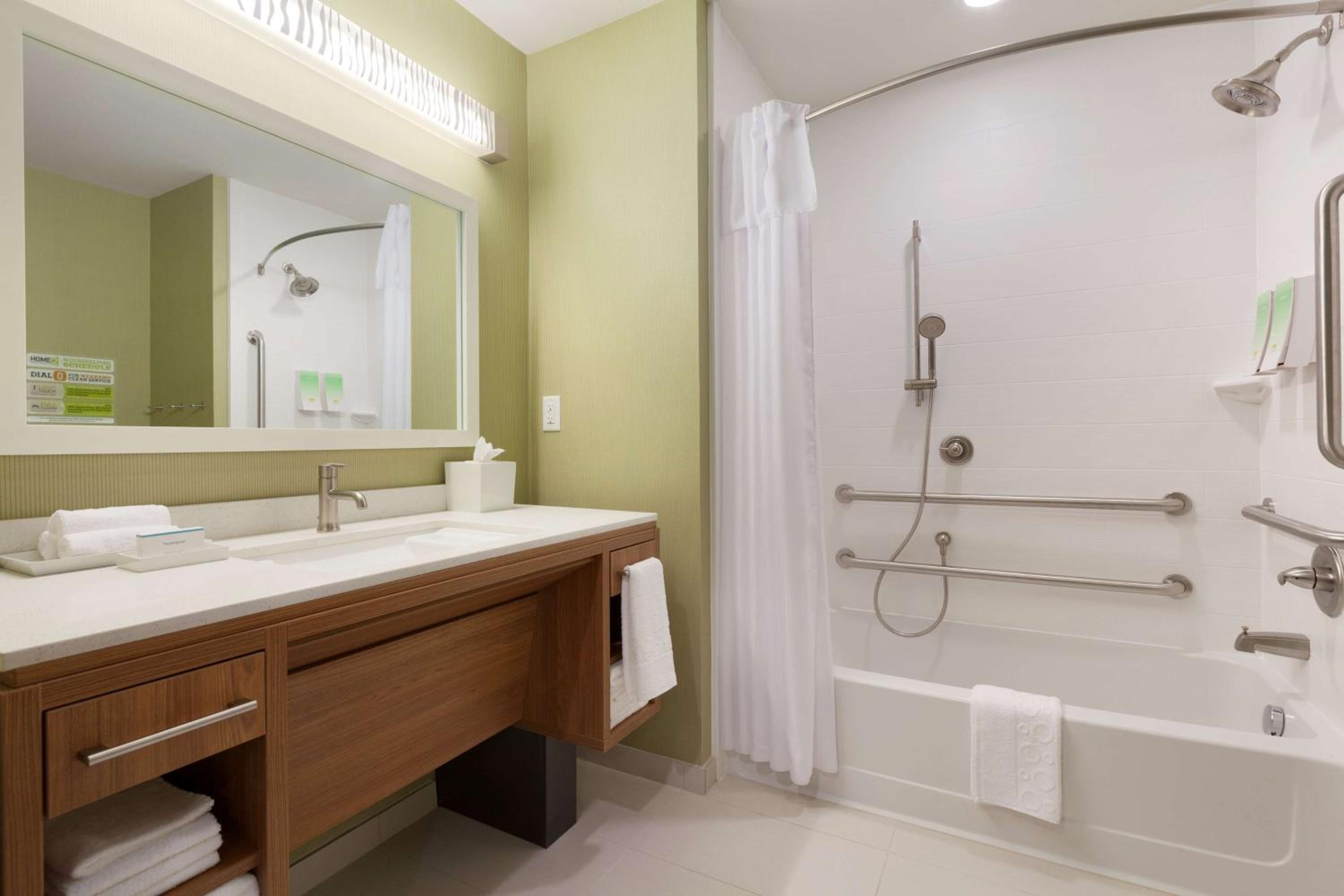 King Studio Suite - Hearing Access/Non-Smoking photo 2