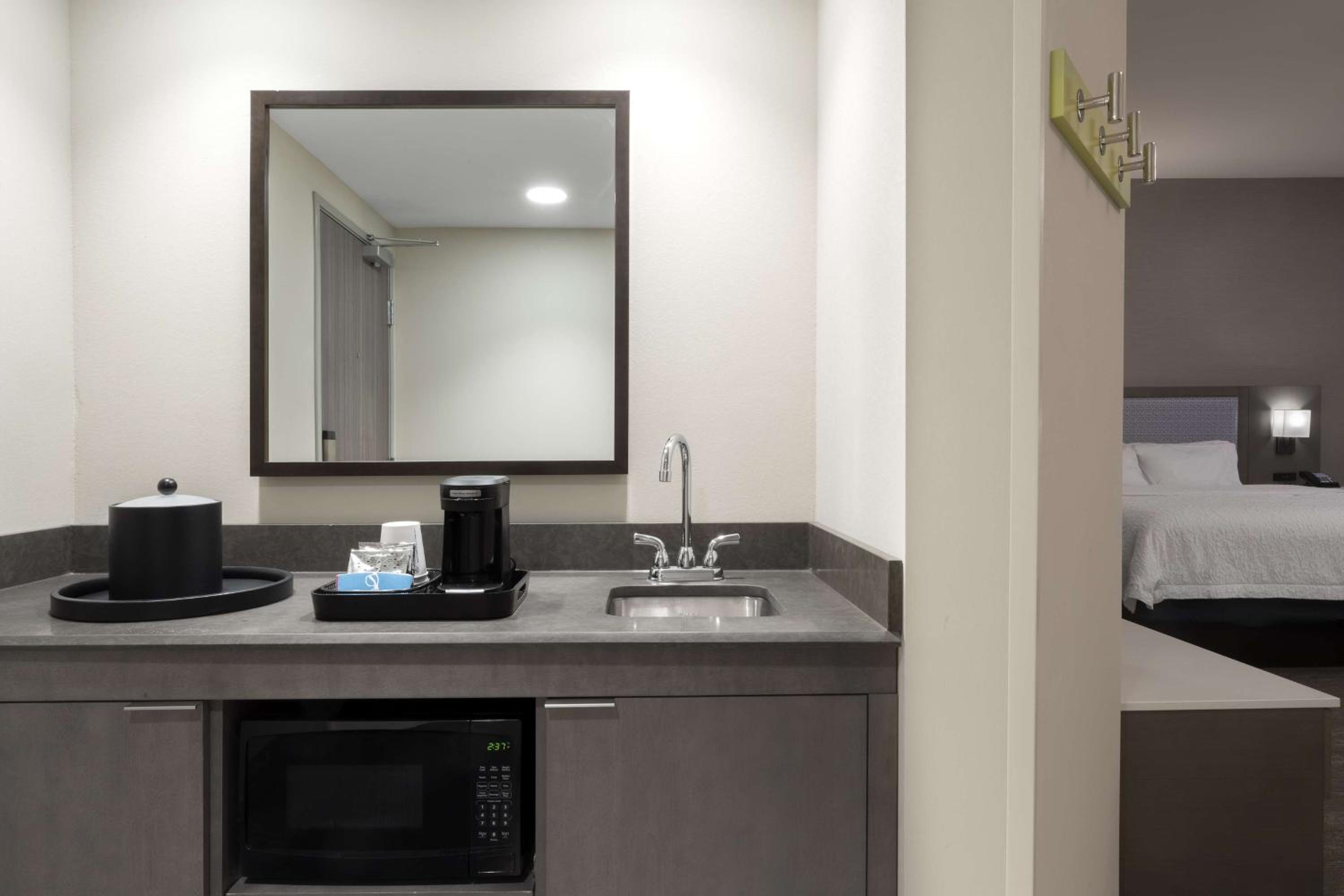 King Studio Suite - Non Smoking - Photo 2