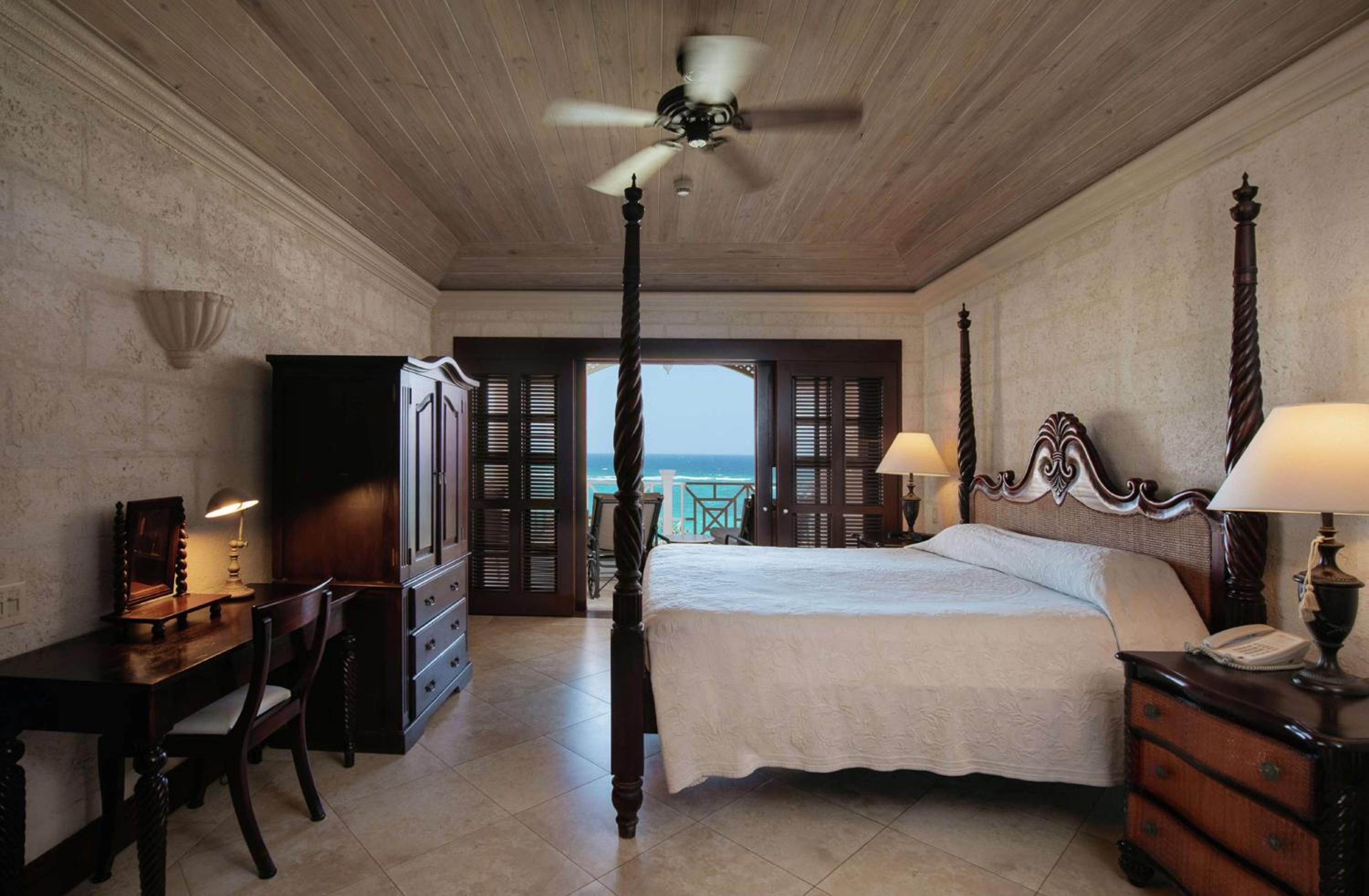 One-Bedroom King Suite with Ocean View - Photo 1