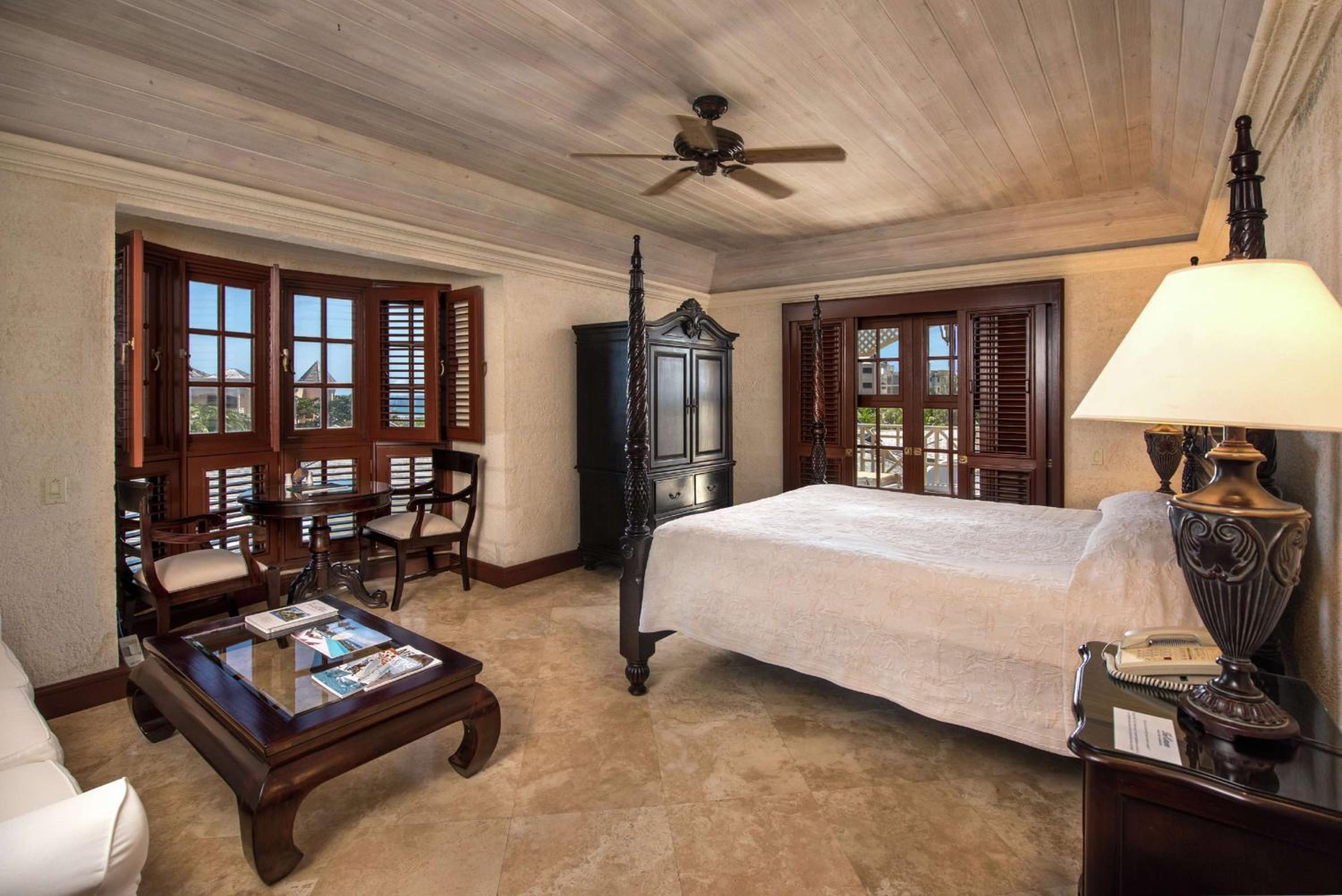 Premier King Studio with Garden View - Photo 2