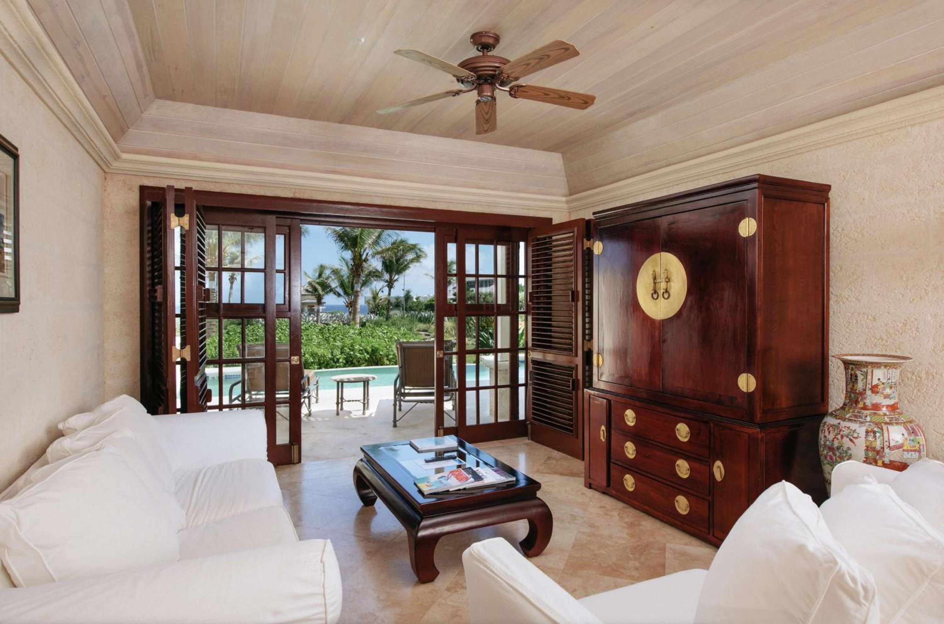 One-Bedroom King Suite with Ocean View and Pool - Photo 3