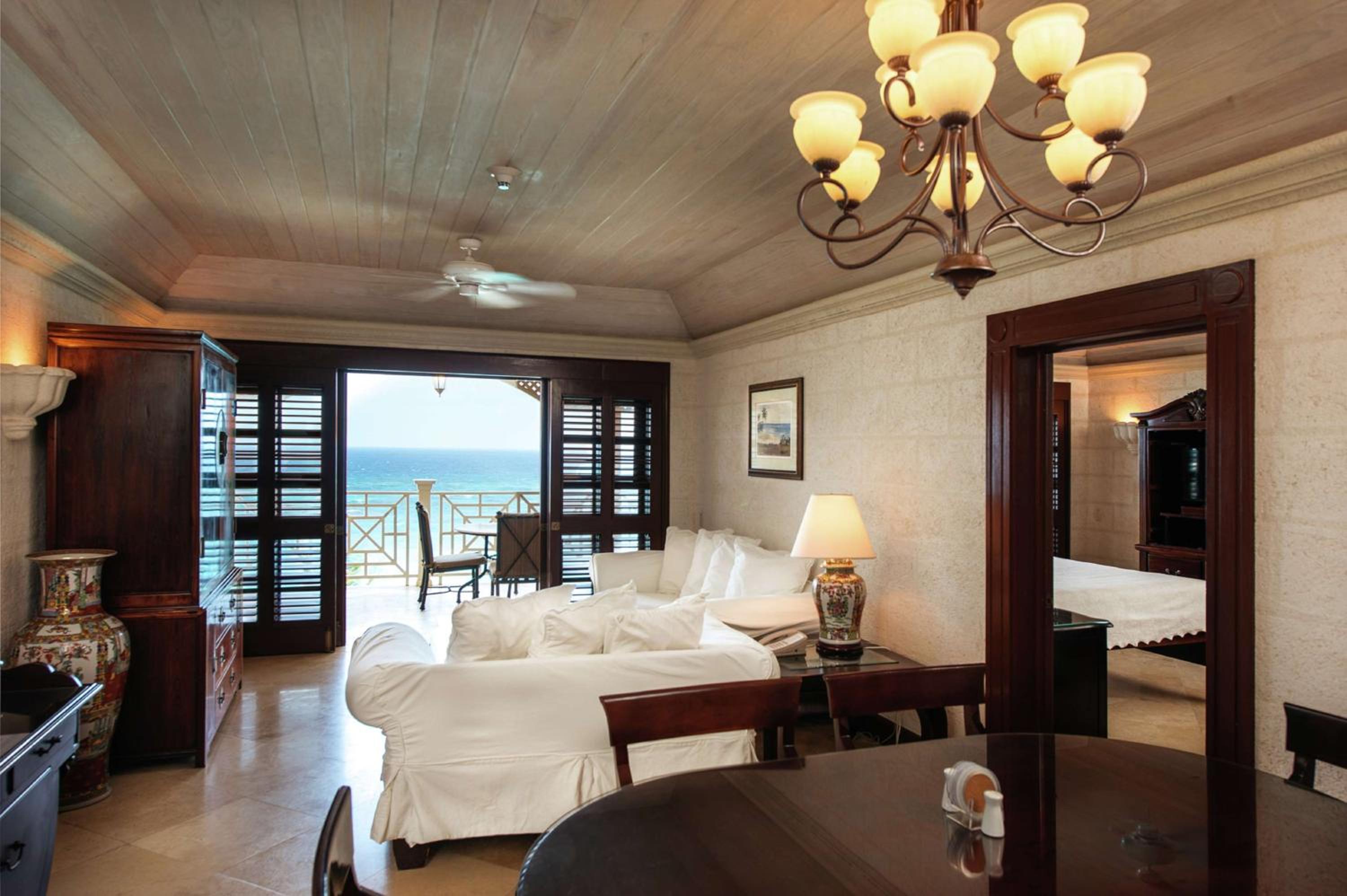 One-Bedroom King Suite with Ocean View - Photo 3