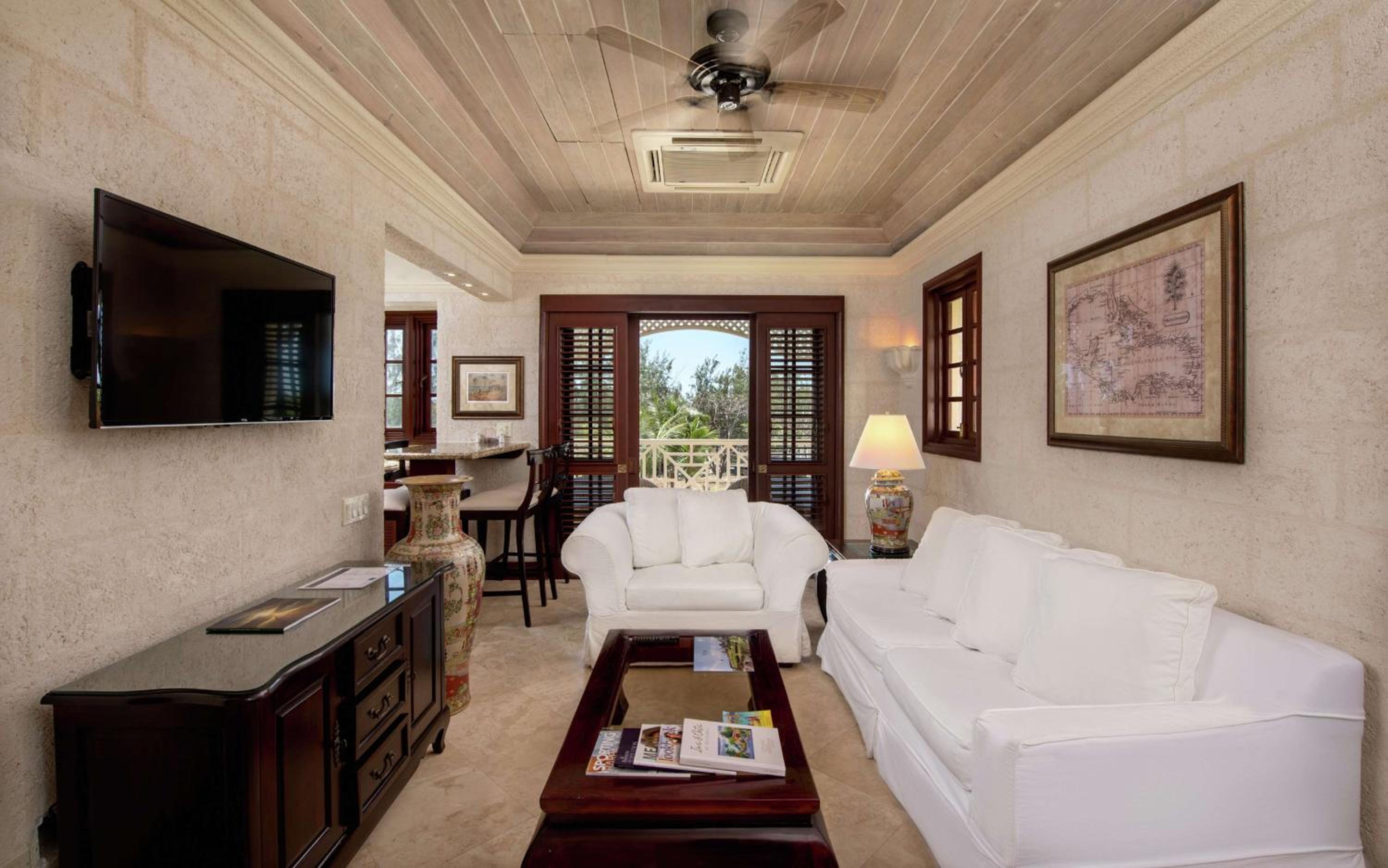 One-Bedroom King Suite with Garden View and Pool - Photo 5