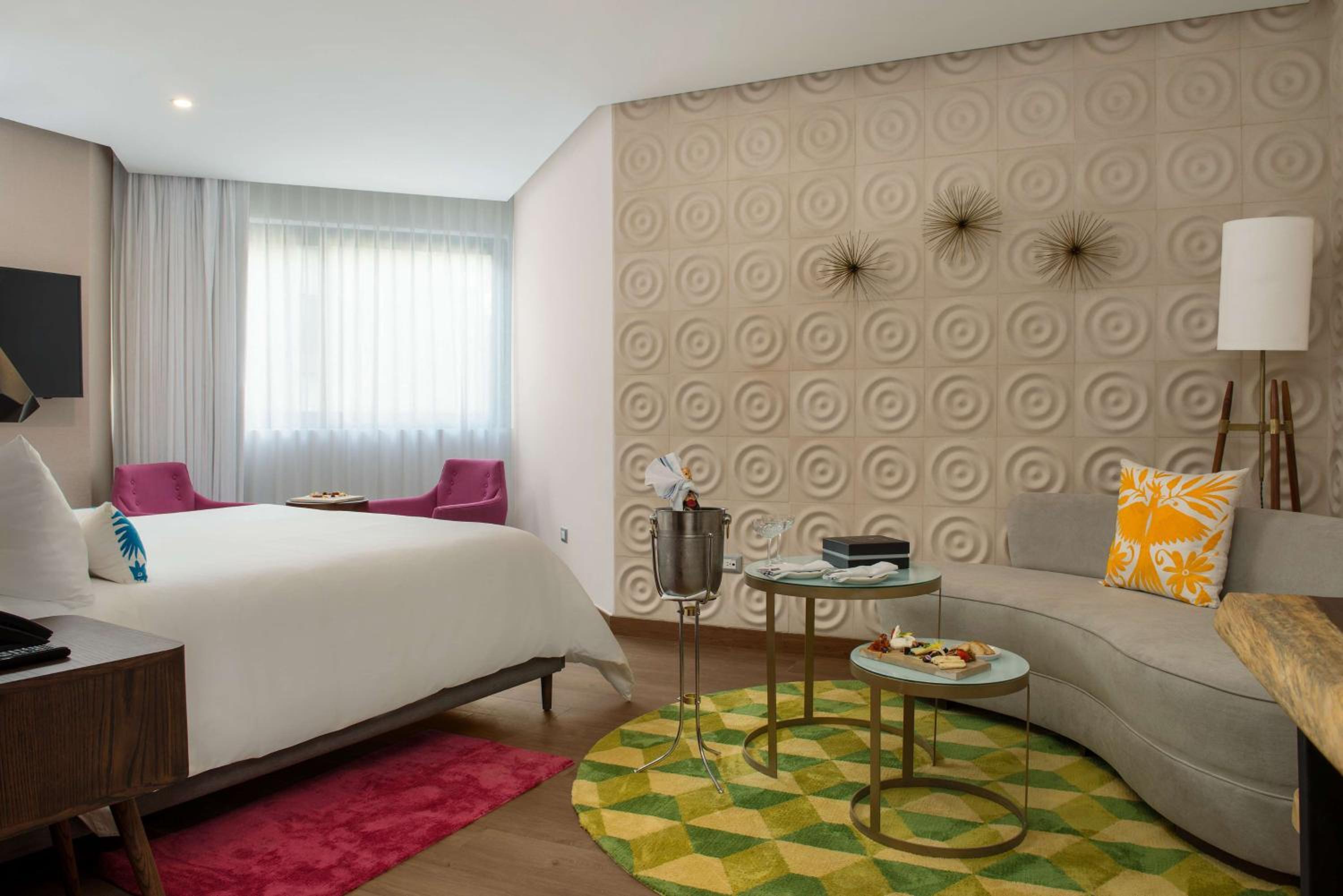 Deluxe King Room photo 1