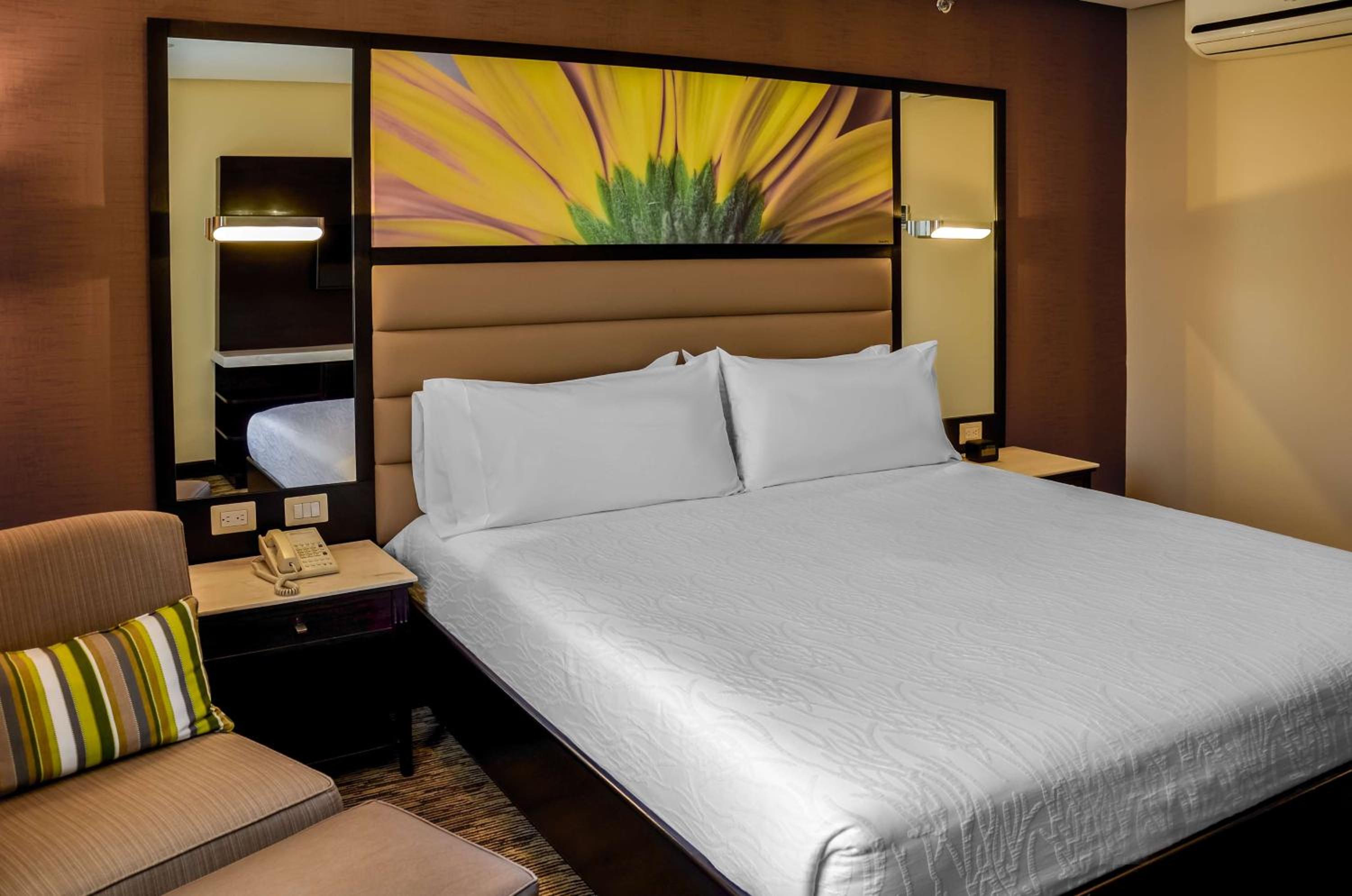 King Room with City View - Photo 1