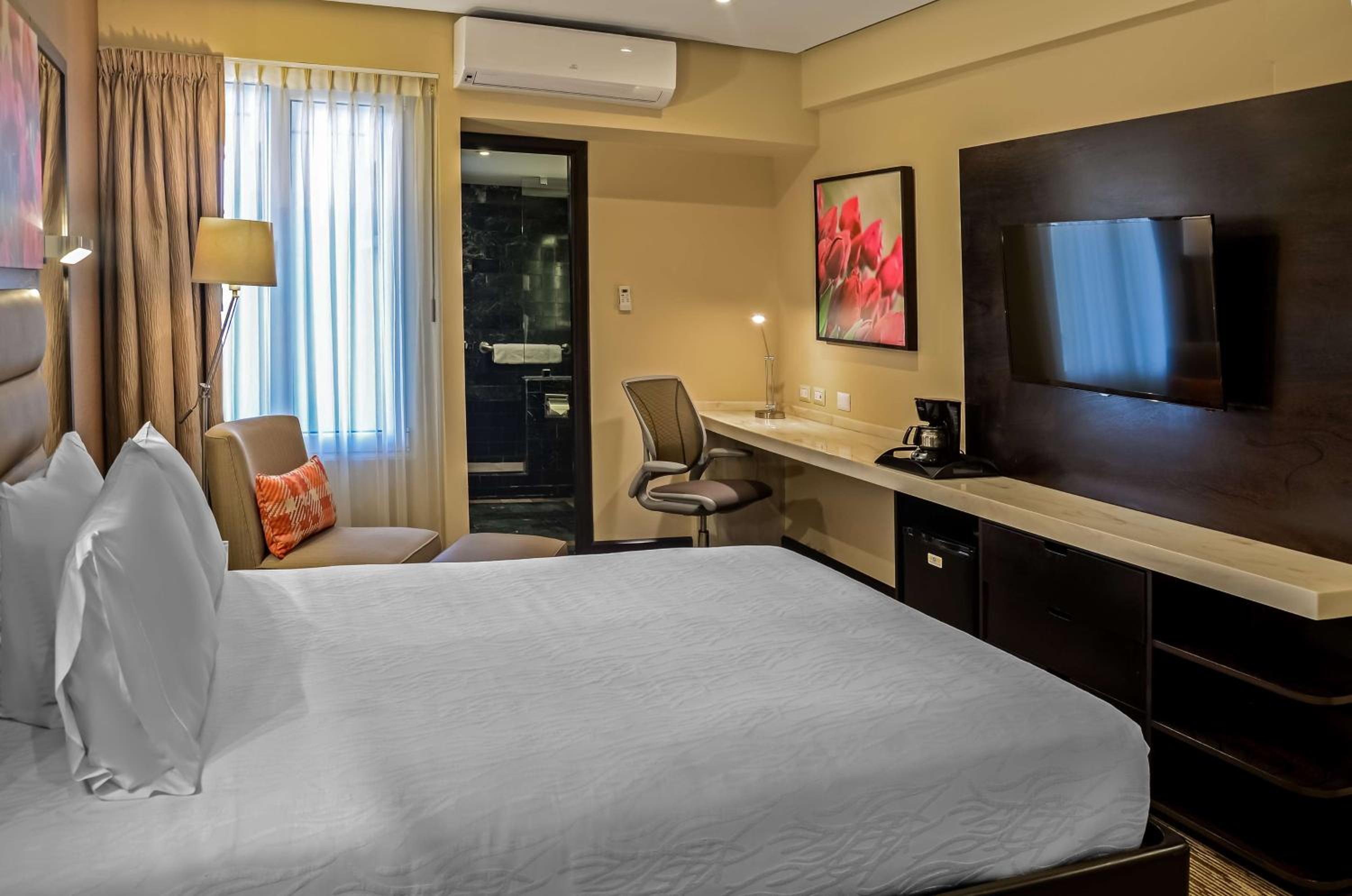 Queen Room - Photo 2