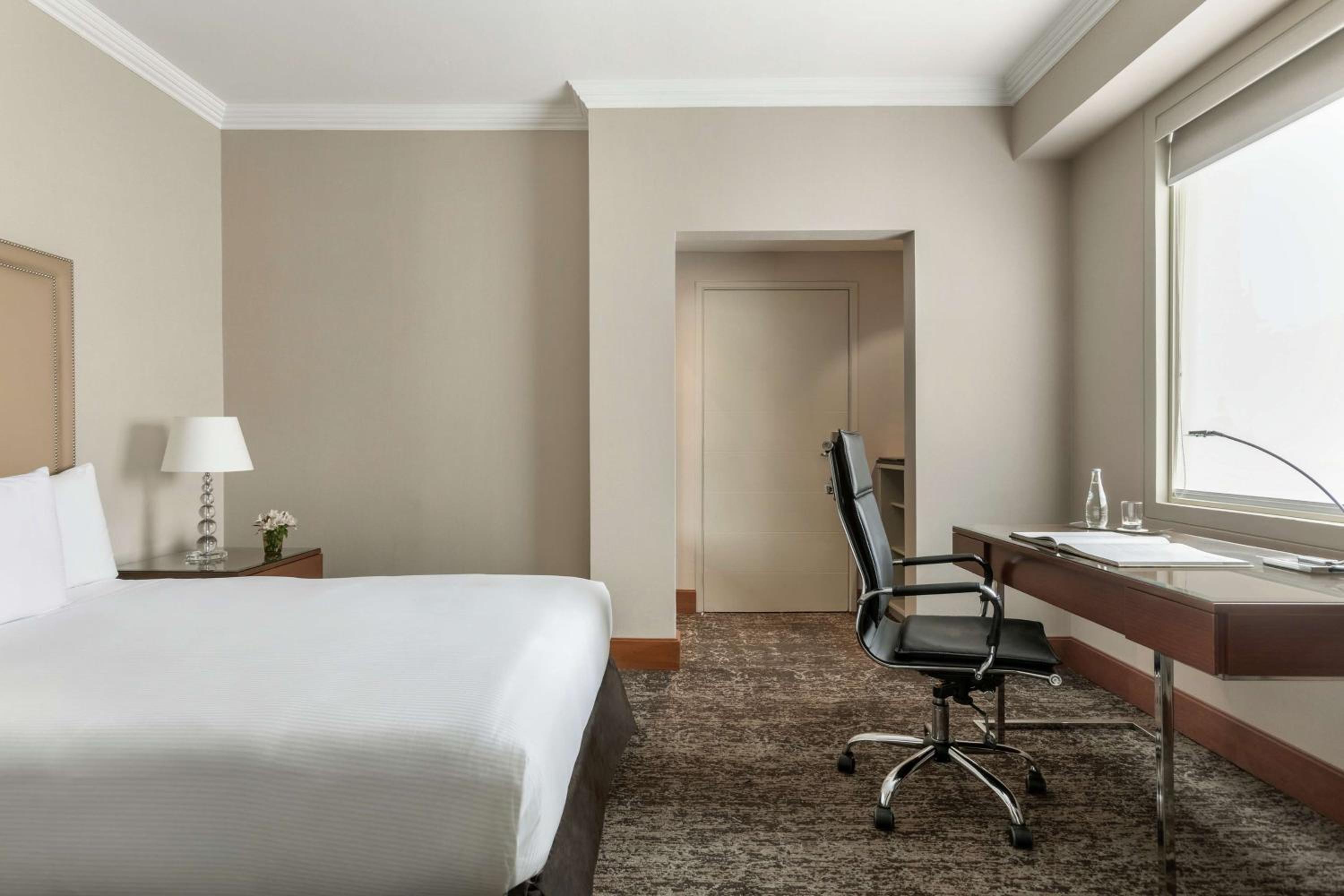 Deluxe Double Room with Two Double Beds - Photo 3