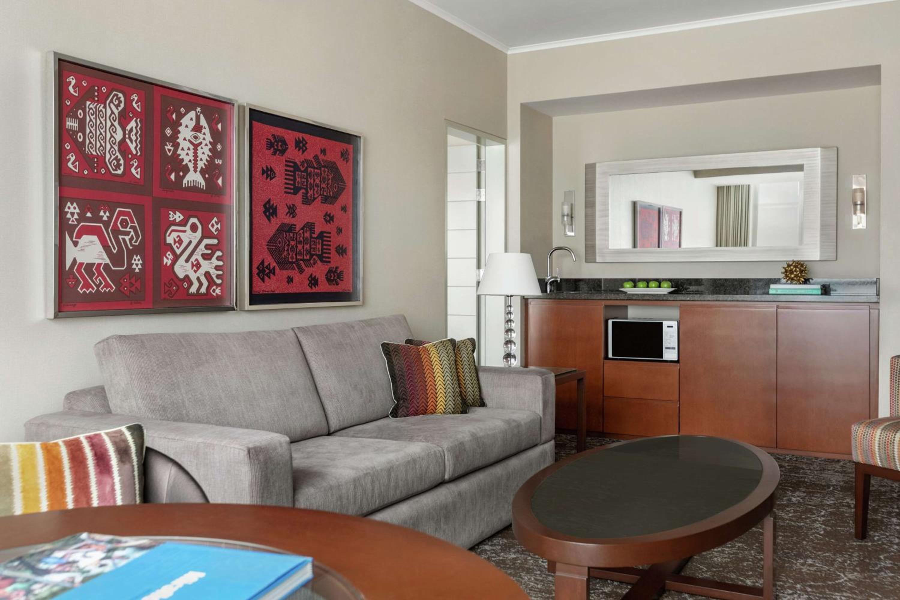 One-Bedroom Suite with Two Double Beds - Photo 2
