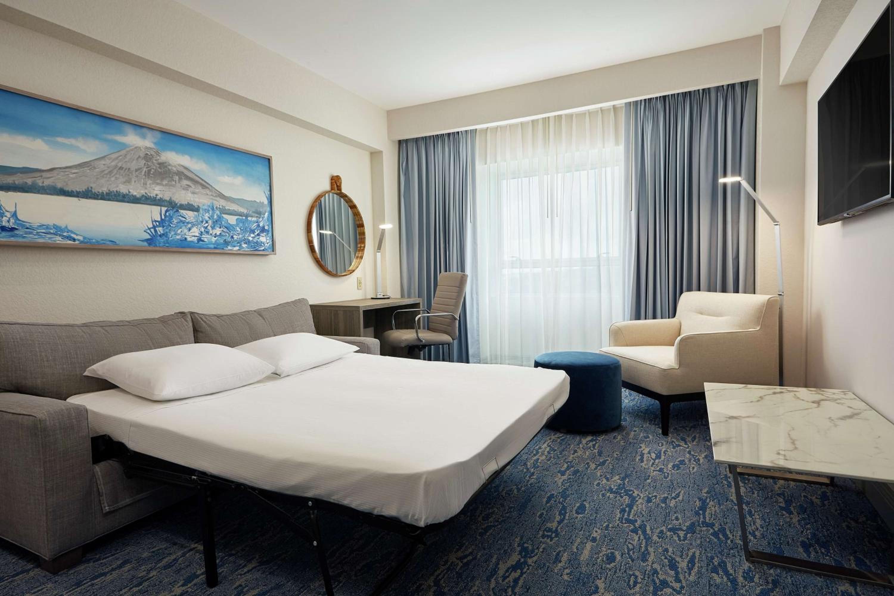 Two Room King Suite with Sofa Bed photo 3