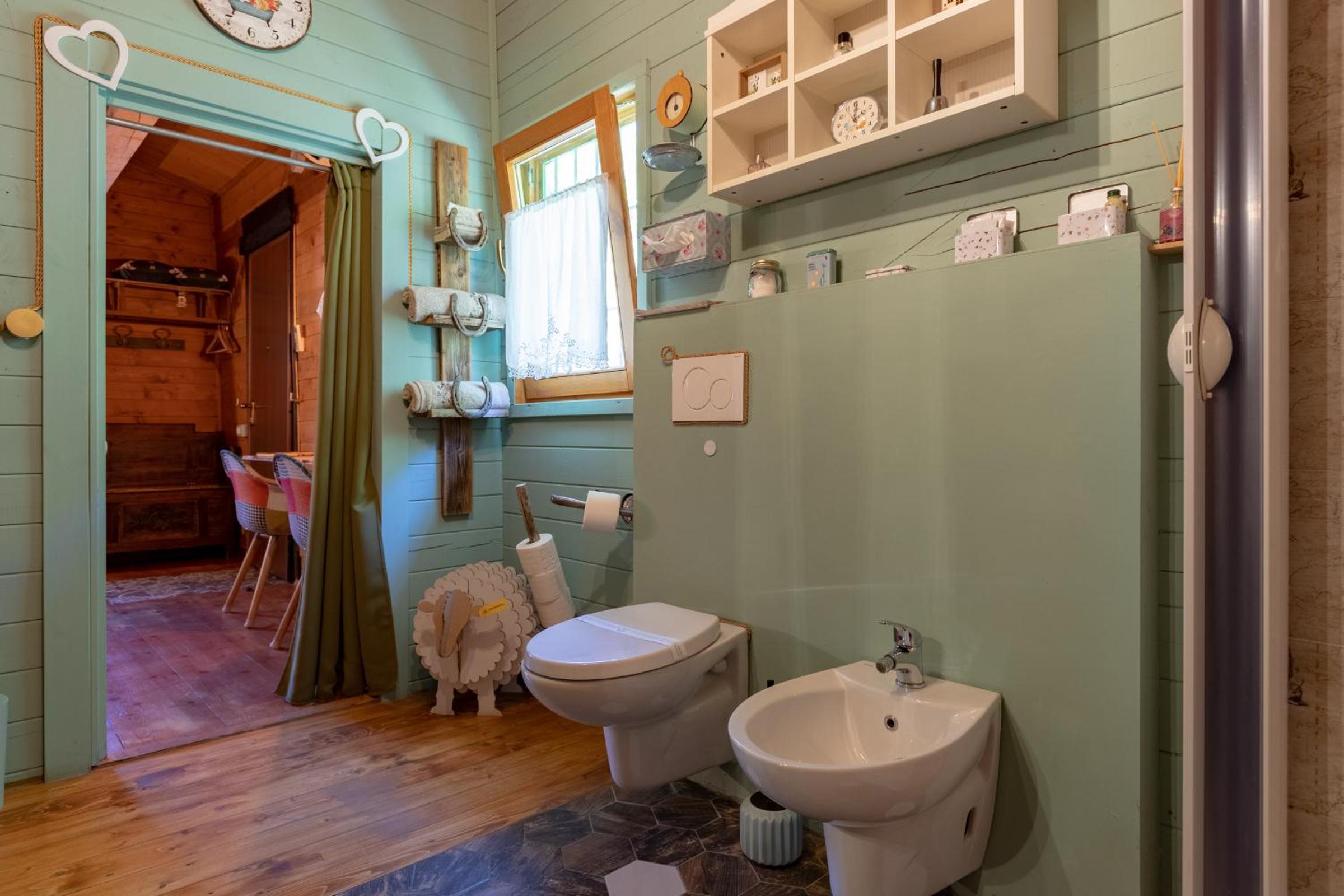 Double Room with Private Bathroom - Photo 8