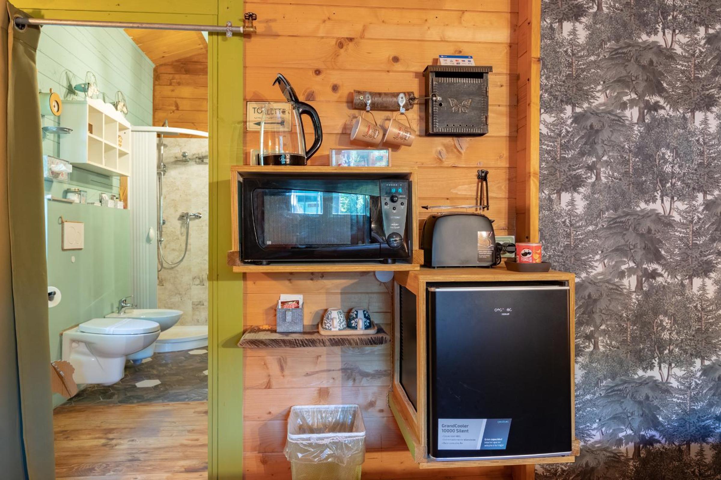 Double Room with Private Bathroom - Photo 12