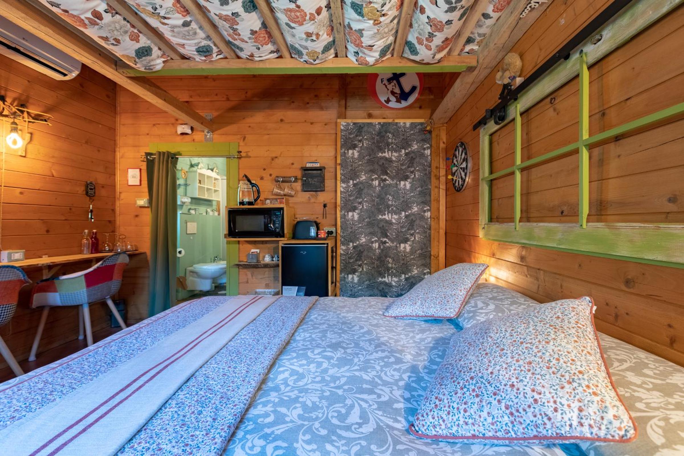 Double Room with Private Bathroom - Photo 2