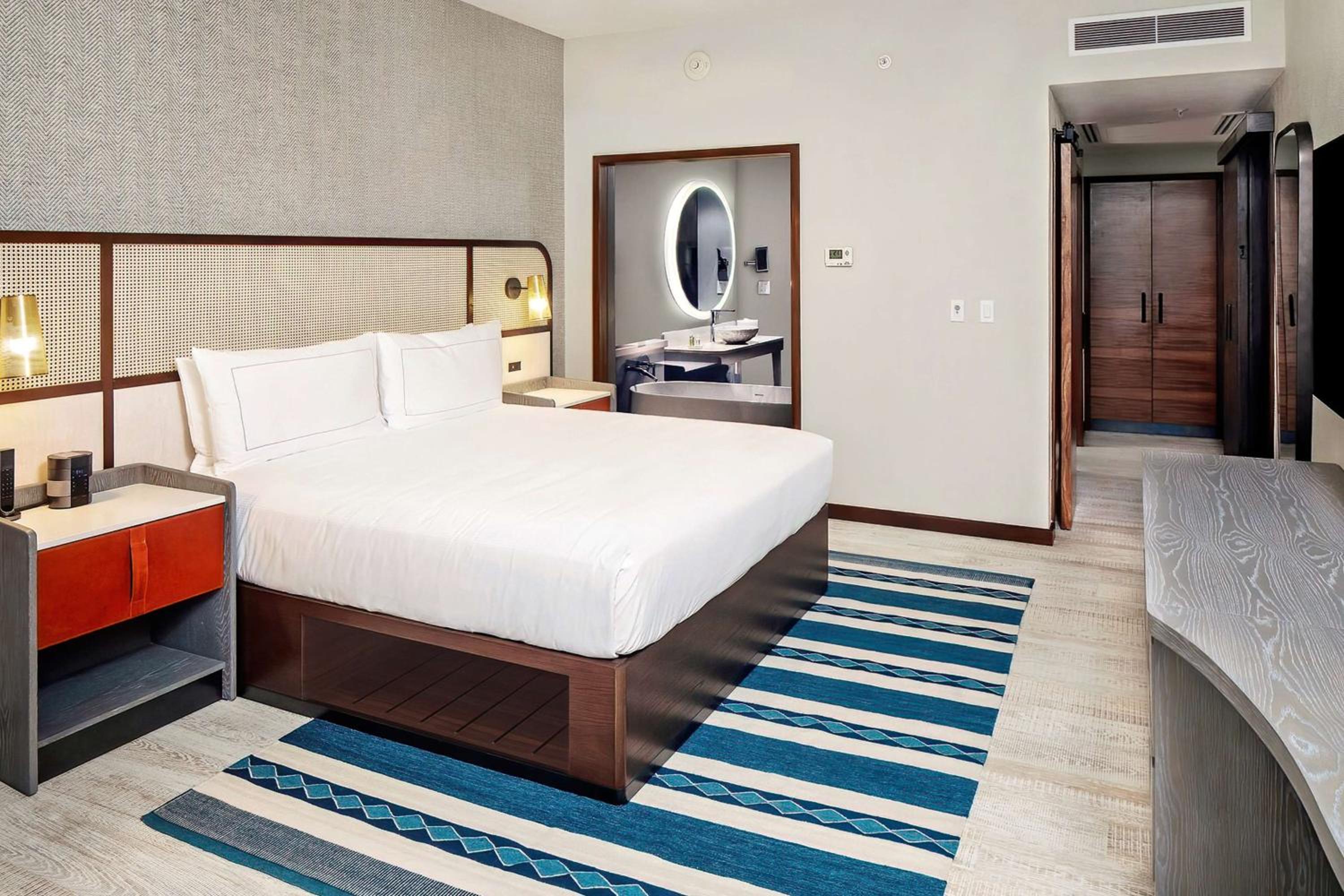 One-Bedroom King Suite with Sofa Bed - Ocean Front