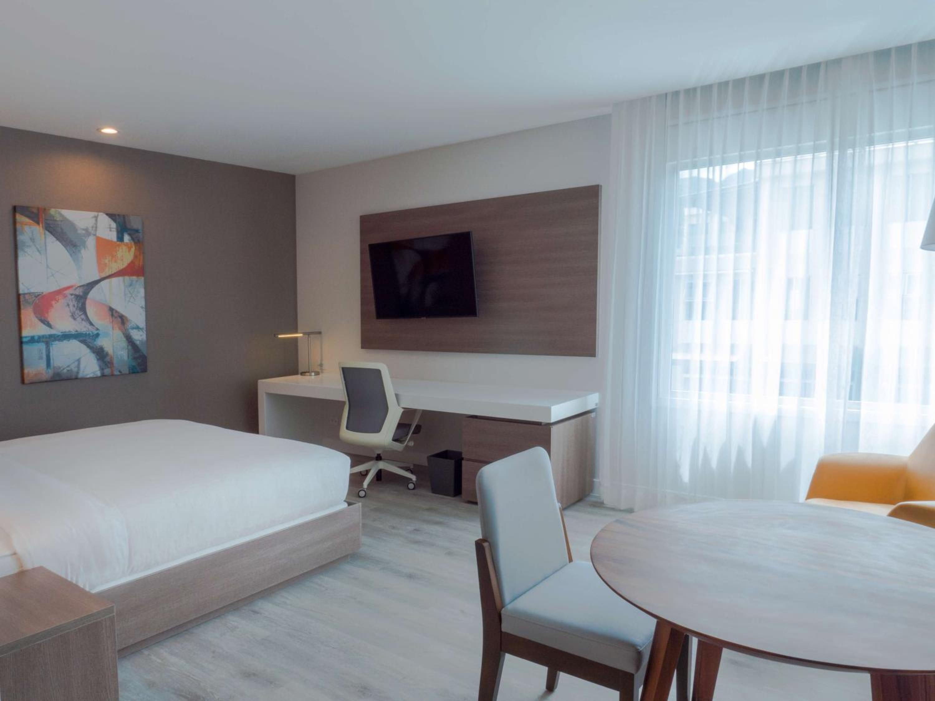 Deluxe King Room - Photo 1