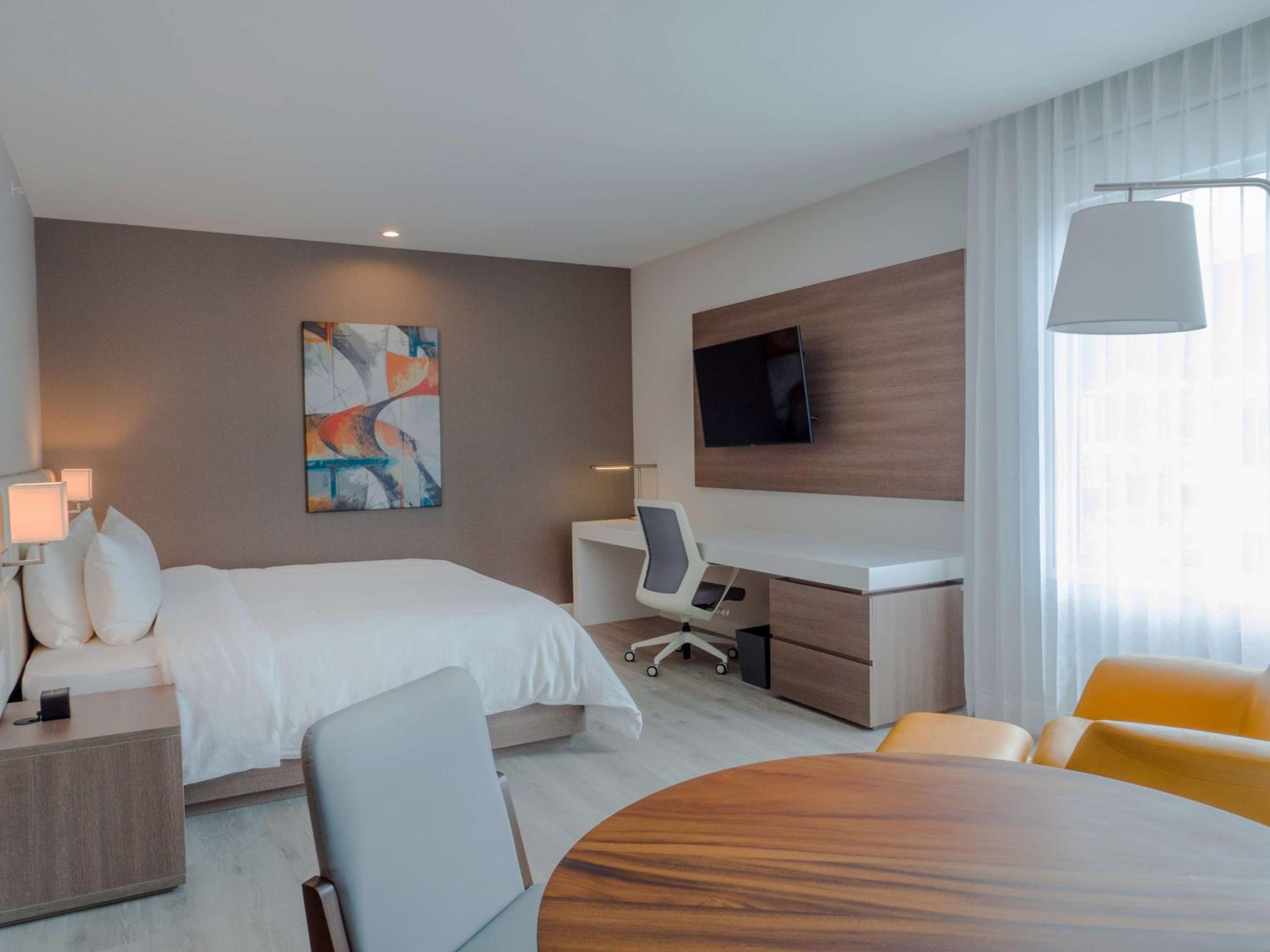 Deluxe King Room - Photo 2