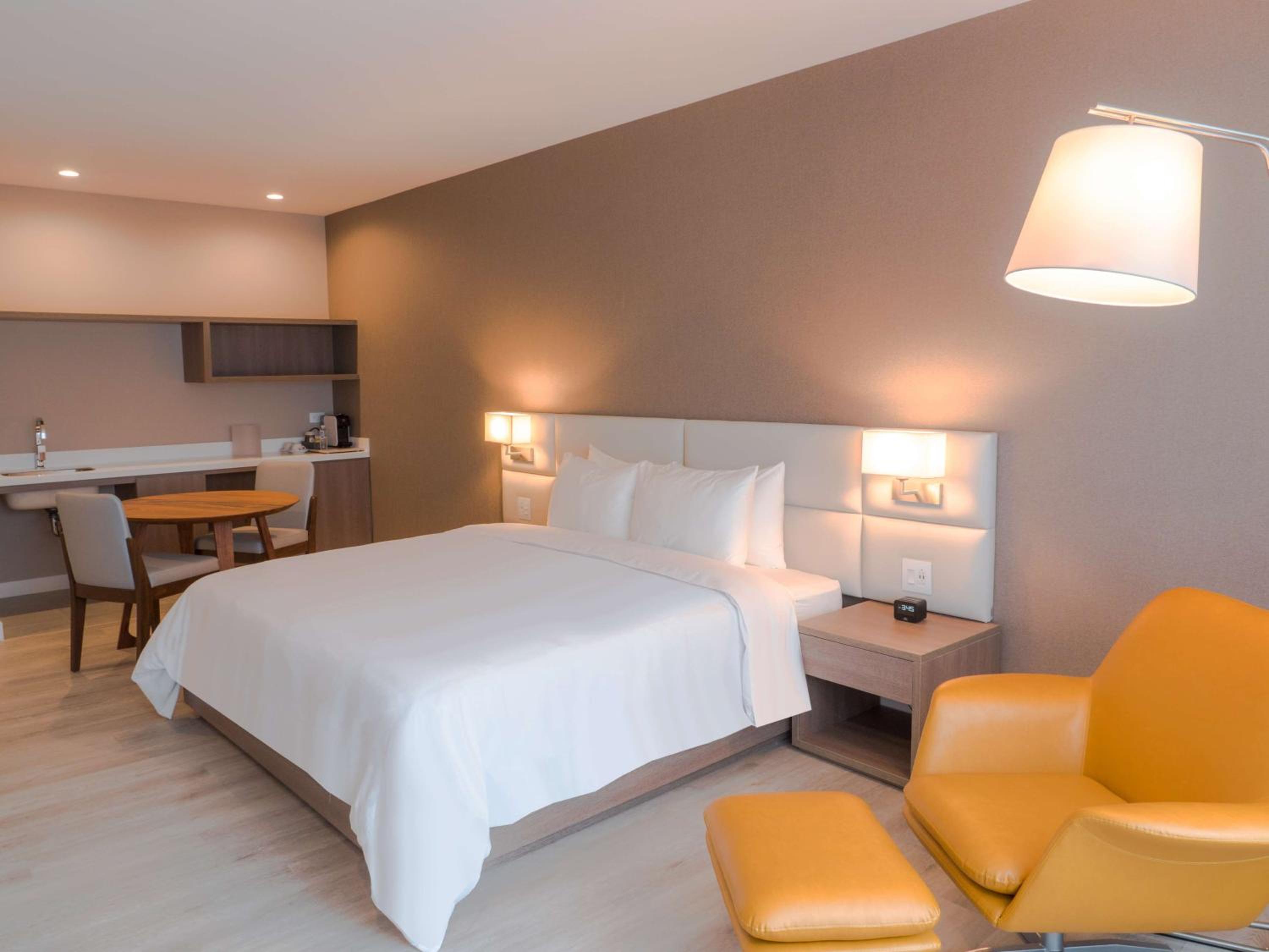Deluxe King Room - Mobility Access - Photo 3