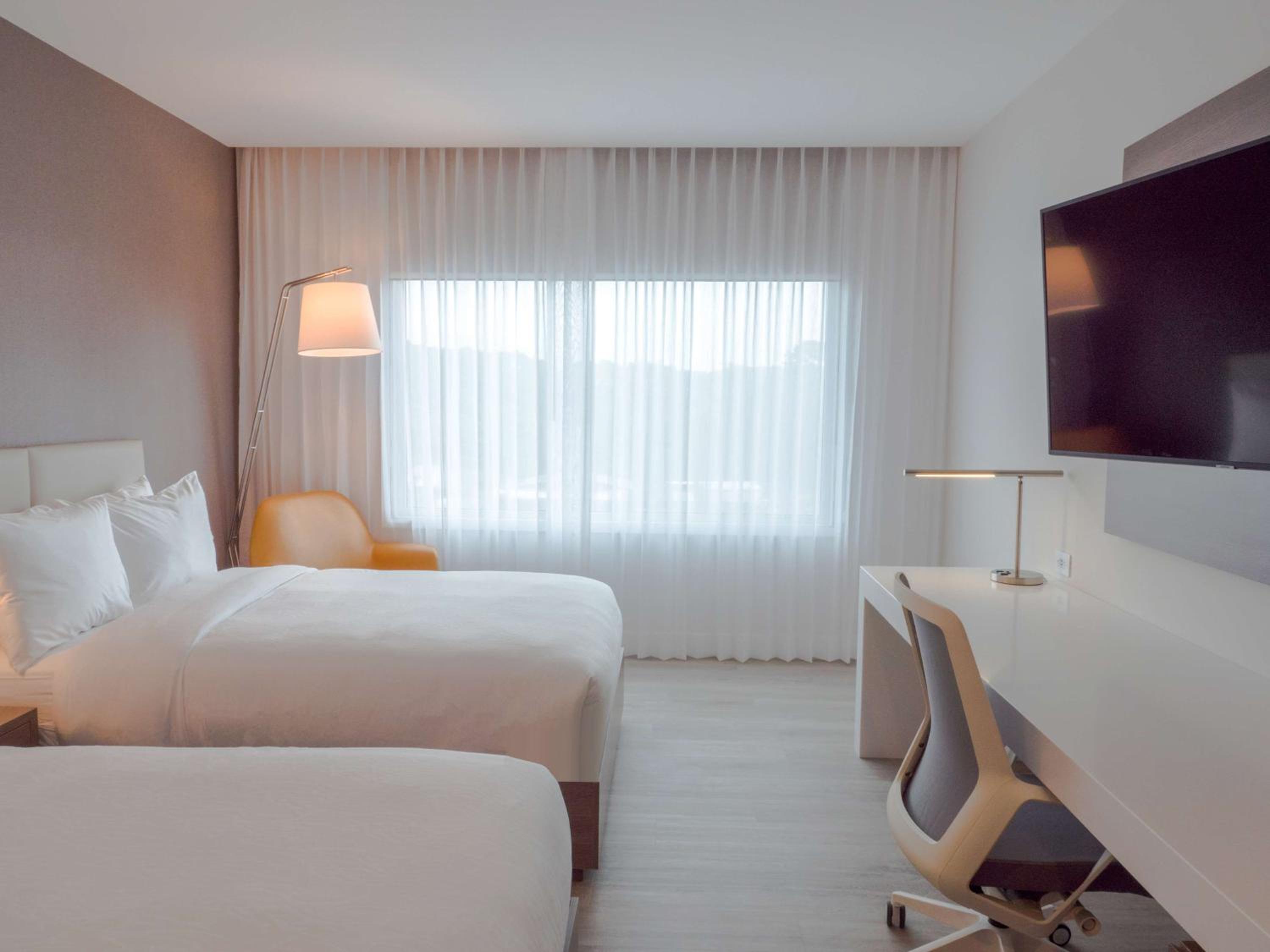 Double Room with Two Double Beds - Photo 2